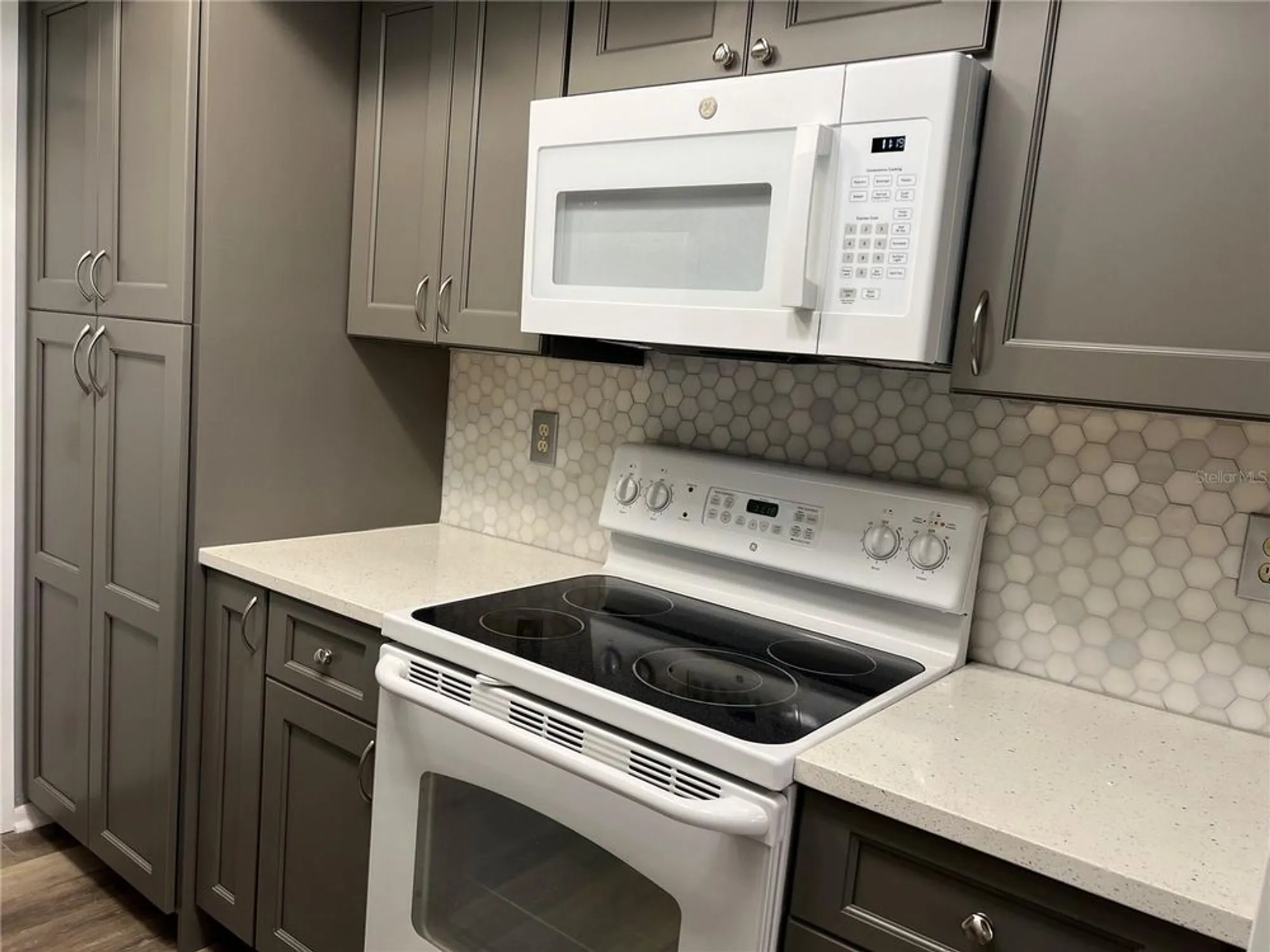 Property Slideshow image 15 of 33 | 1614 berwick ct d, Palm Harbor, FL, 34684