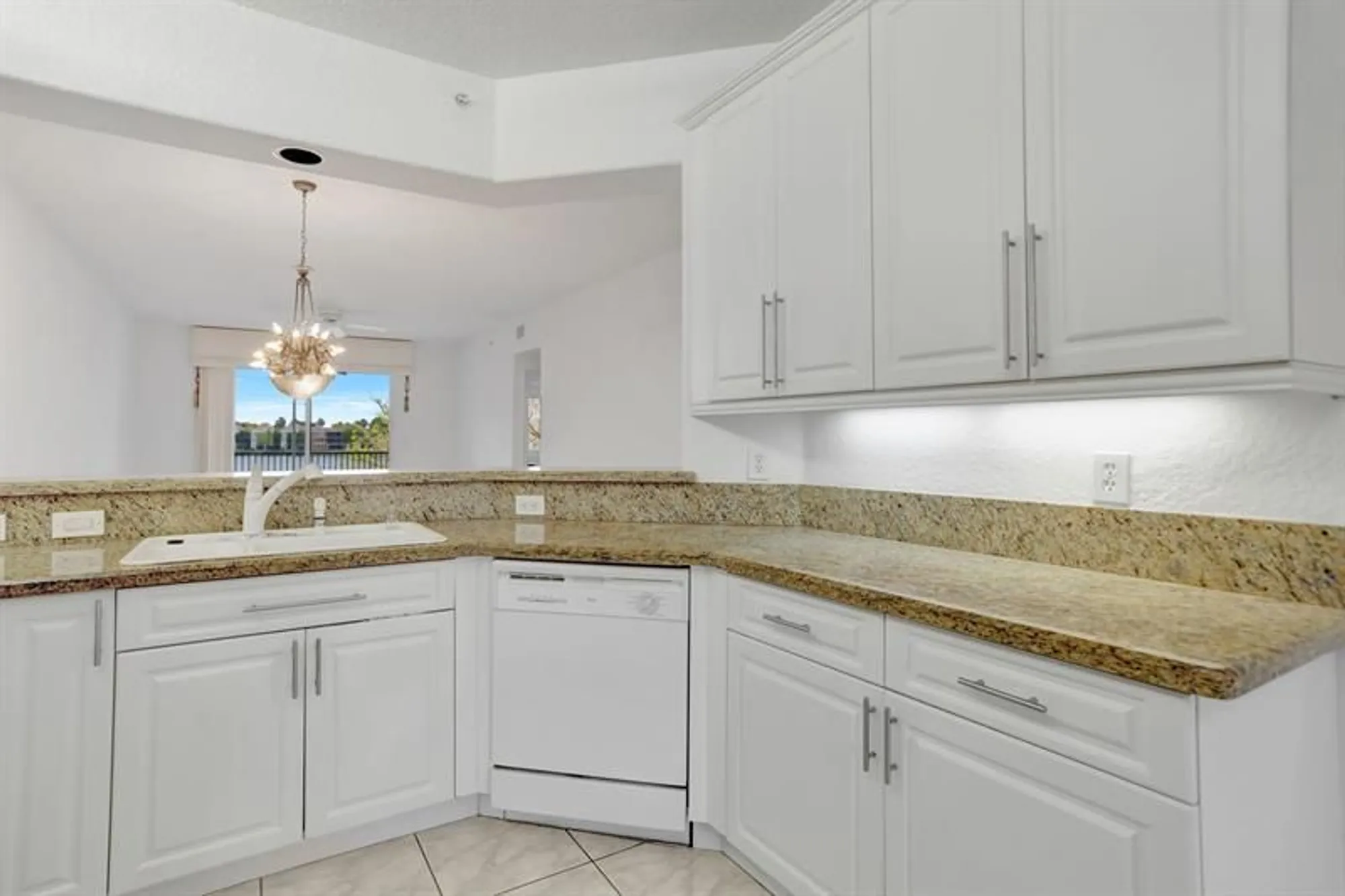 Property Slideshow image 16 of 36 | 7727 southampton ter 205, Tamarac, FL, 33321