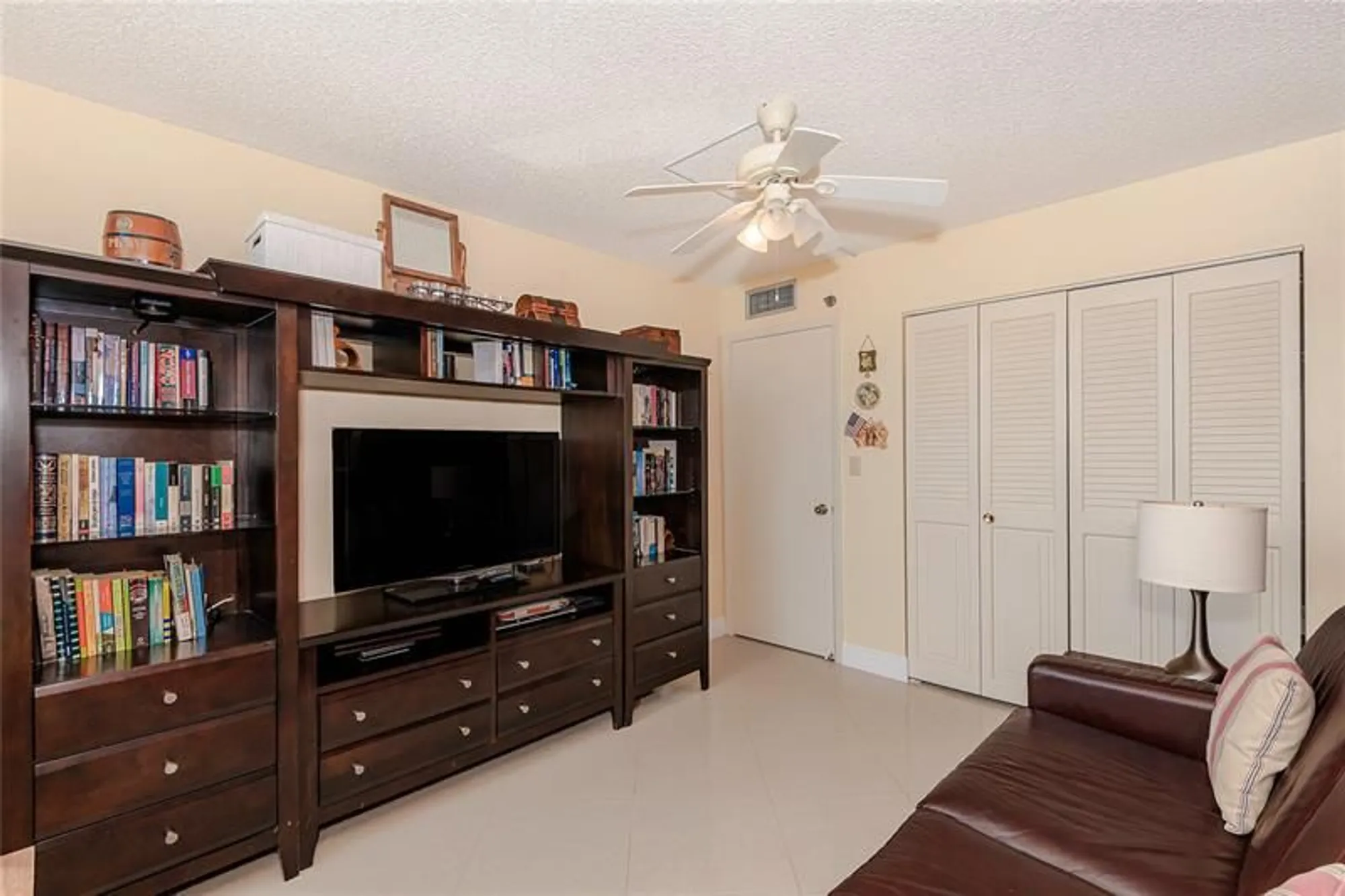 Property Slideshow image 18 of 26 | 1200 saint charles pl l19, Pembroke Pines, FL, 33026
