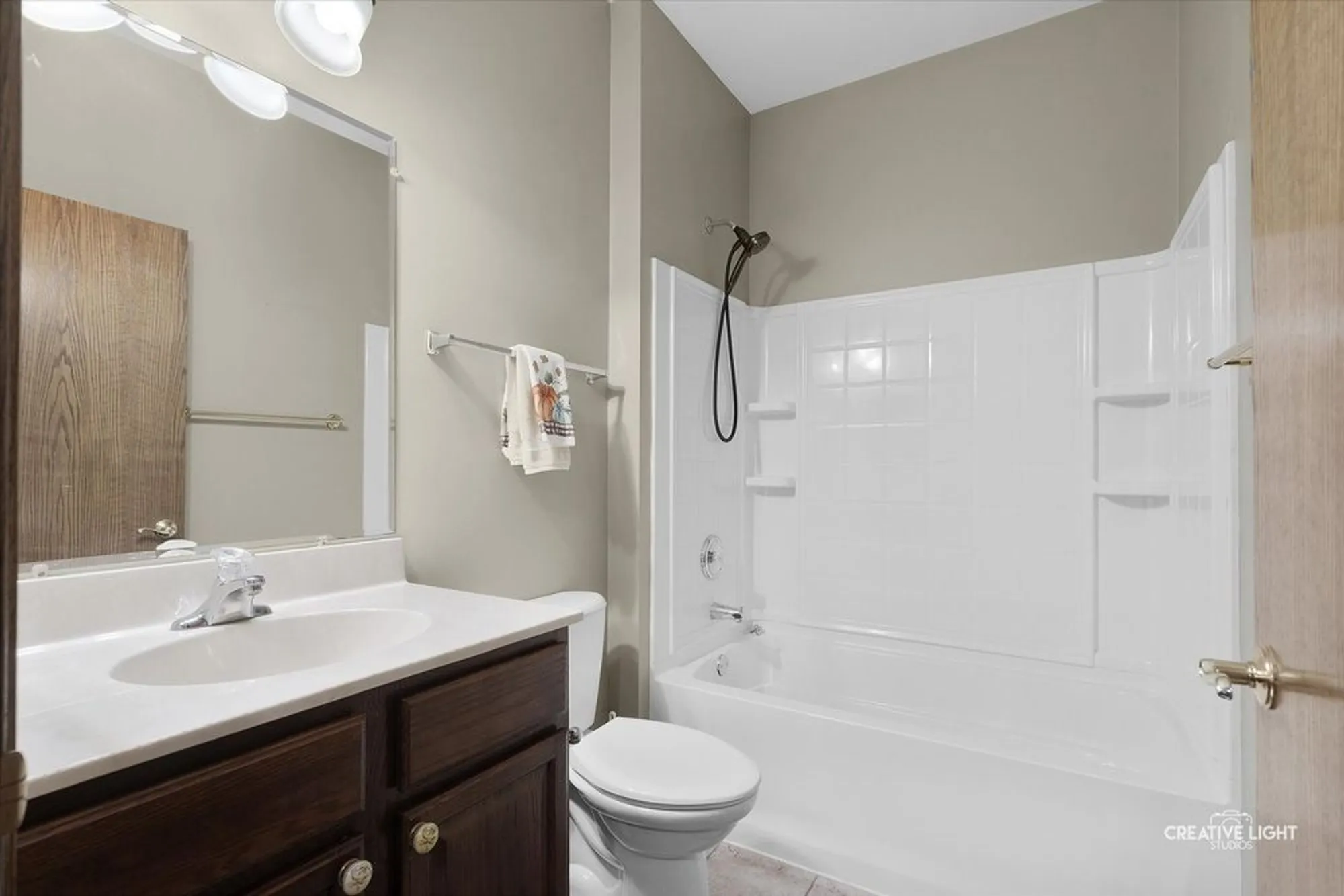 Property Slideshow image 11 of 17 | 17120 carlislie ln, Lockport, IL, 60441