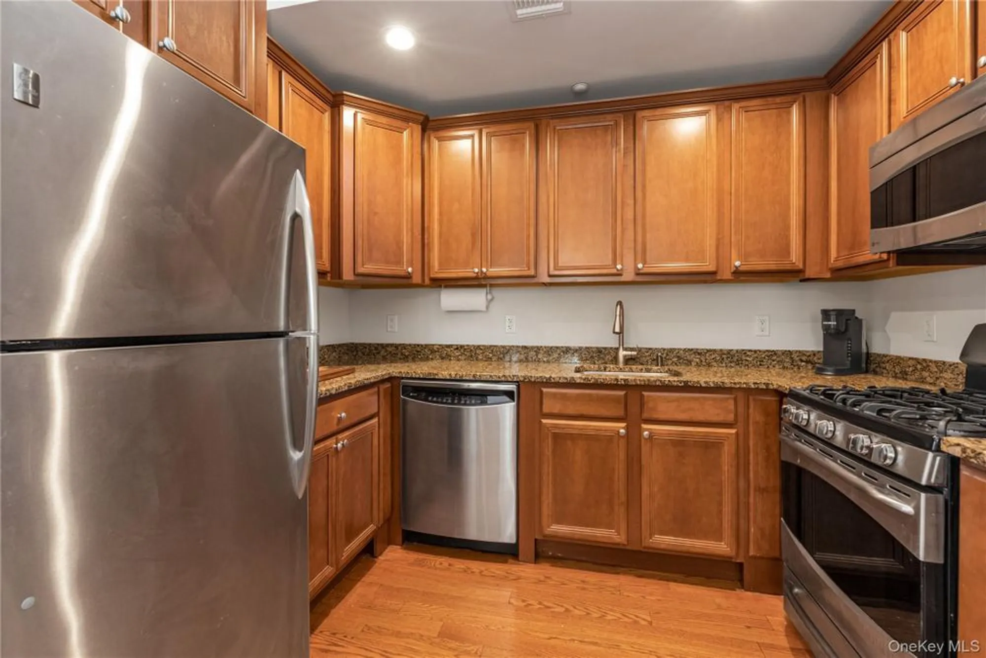 Property Slideshow image 9 of 27 | 331 spring dr, East Meadow, NY, 11554