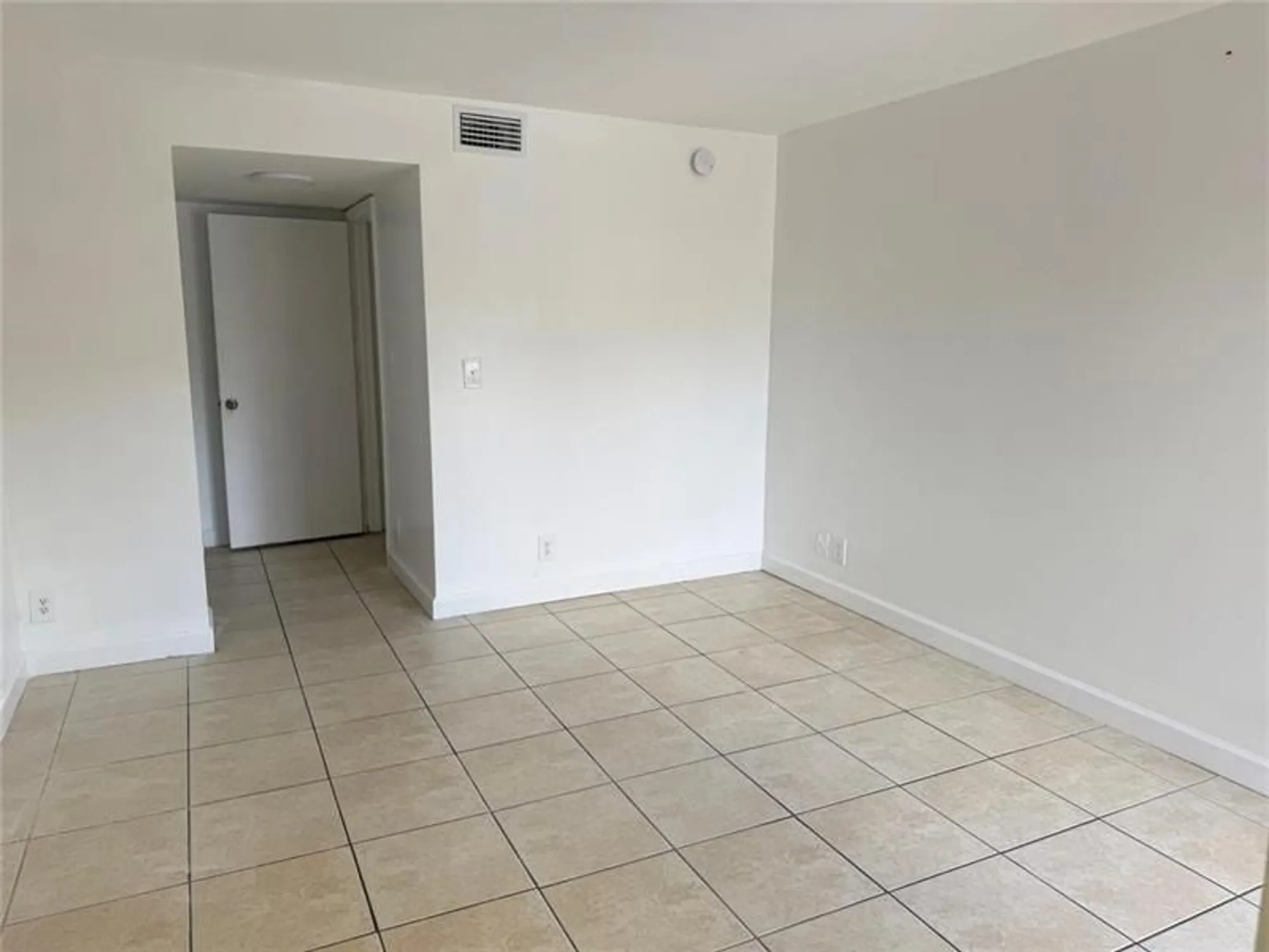 Property Slideshow image 10 of 24 | 7630 westwood dr apt 316, Tamarac, FL, 33321