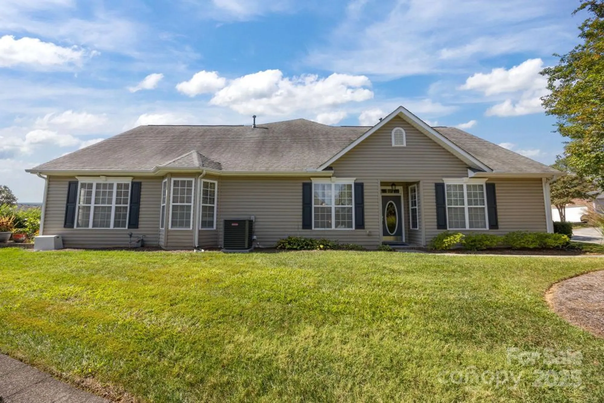 Property Slideshow image 4 of 44 | 253 garnet ct, Fort Mill, SC, 29708