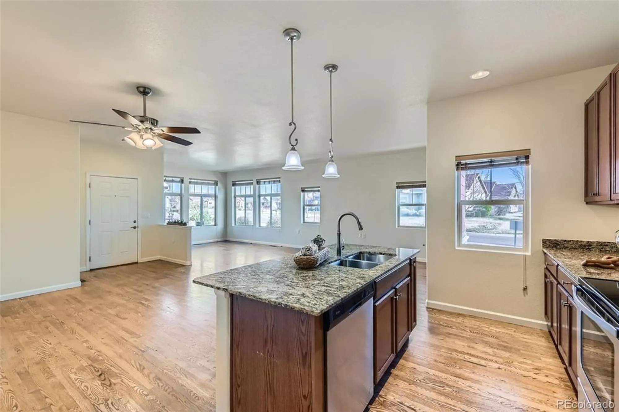 Property Slideshow image 15 of 33 | 12625 madison way, Thornton, CO, 80241
