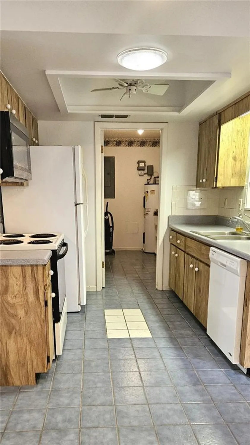 Property Slideshow image 13 of 26 | 8449 sw 106th pl, Ocala, FL, 34481