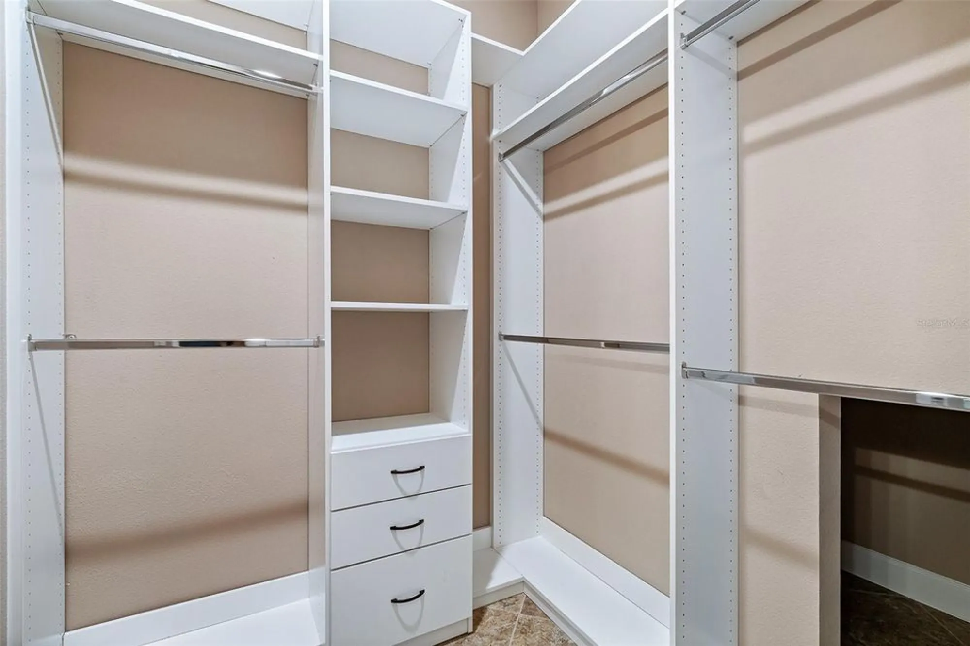 Property Slideshow image 28 of 62 | 829 pinewood dr, Ormond Beach, FL, 32174