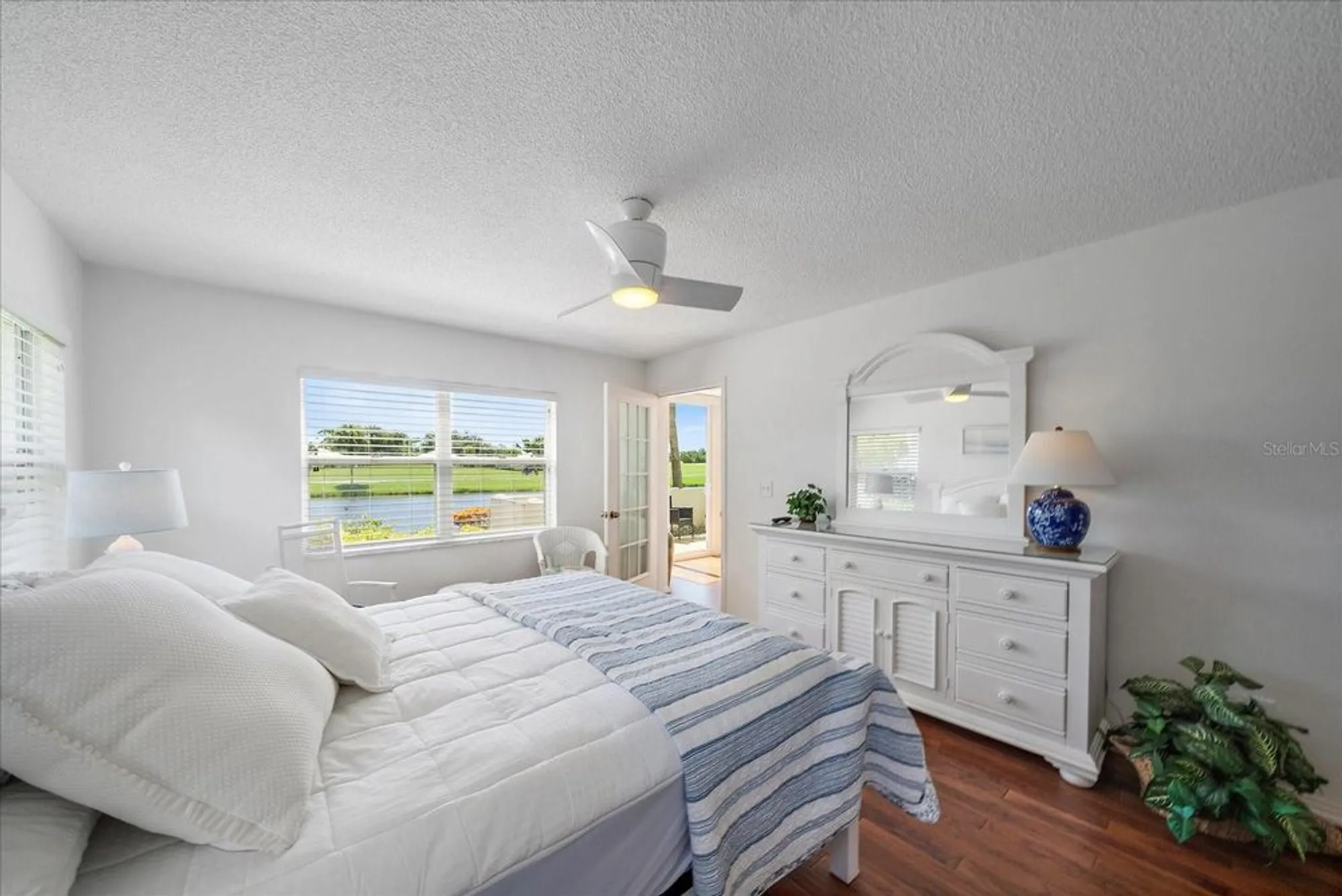 Property Slideshow image 32 of 76 | 425 cerromar ter 359, Venice, FL, 34293