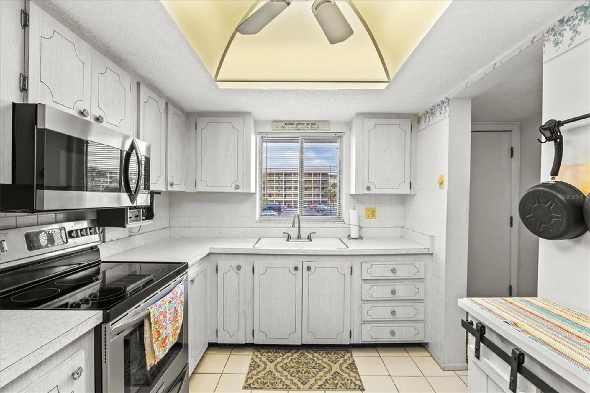 Property Slideshow image 7 of 42 | 3564 lake bayshore dr # 203, Bradenton, FL, 34205