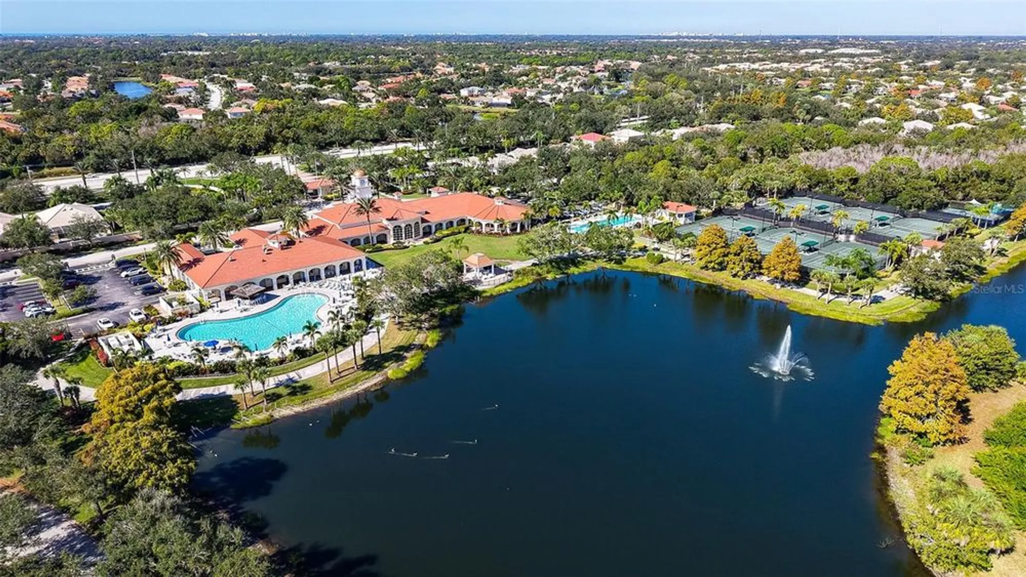 Property Slideshow image 17 of 49 | 5737 ivrea dr, Sarasota, FL, 34238