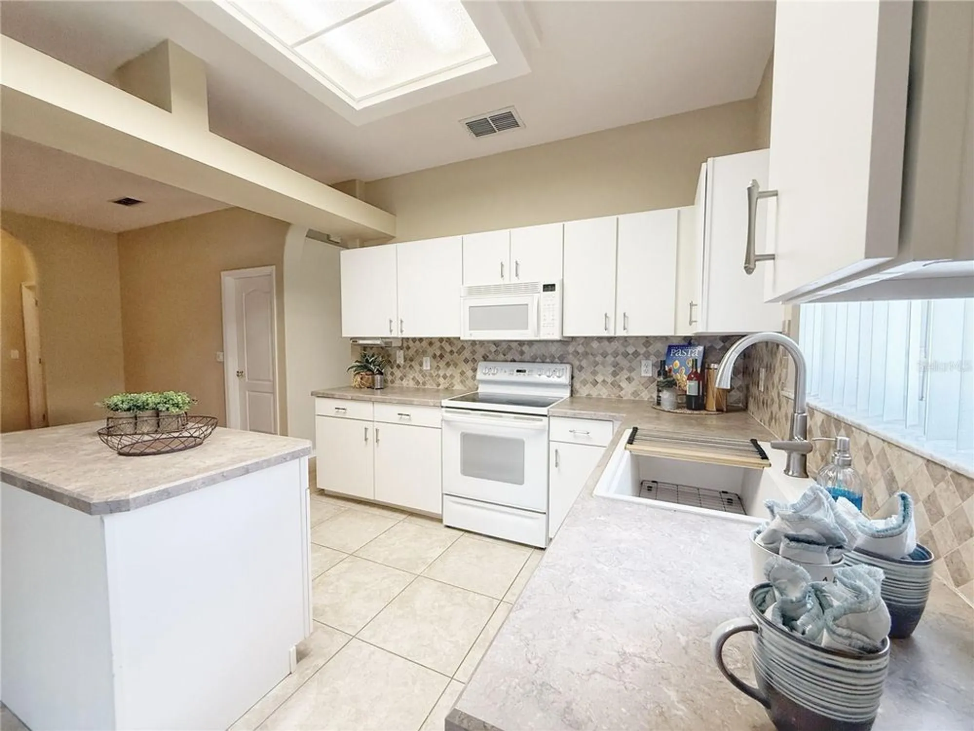 Property Slideshow image 8 of 53 | 3416 capland ave, Clermont, FL, 34711