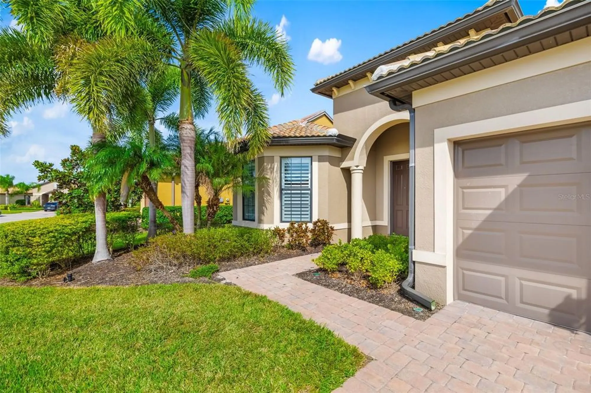 Property Slideshow image 6 of 83 | 11192 whimbrel ln, Sarasota, FL, 34238