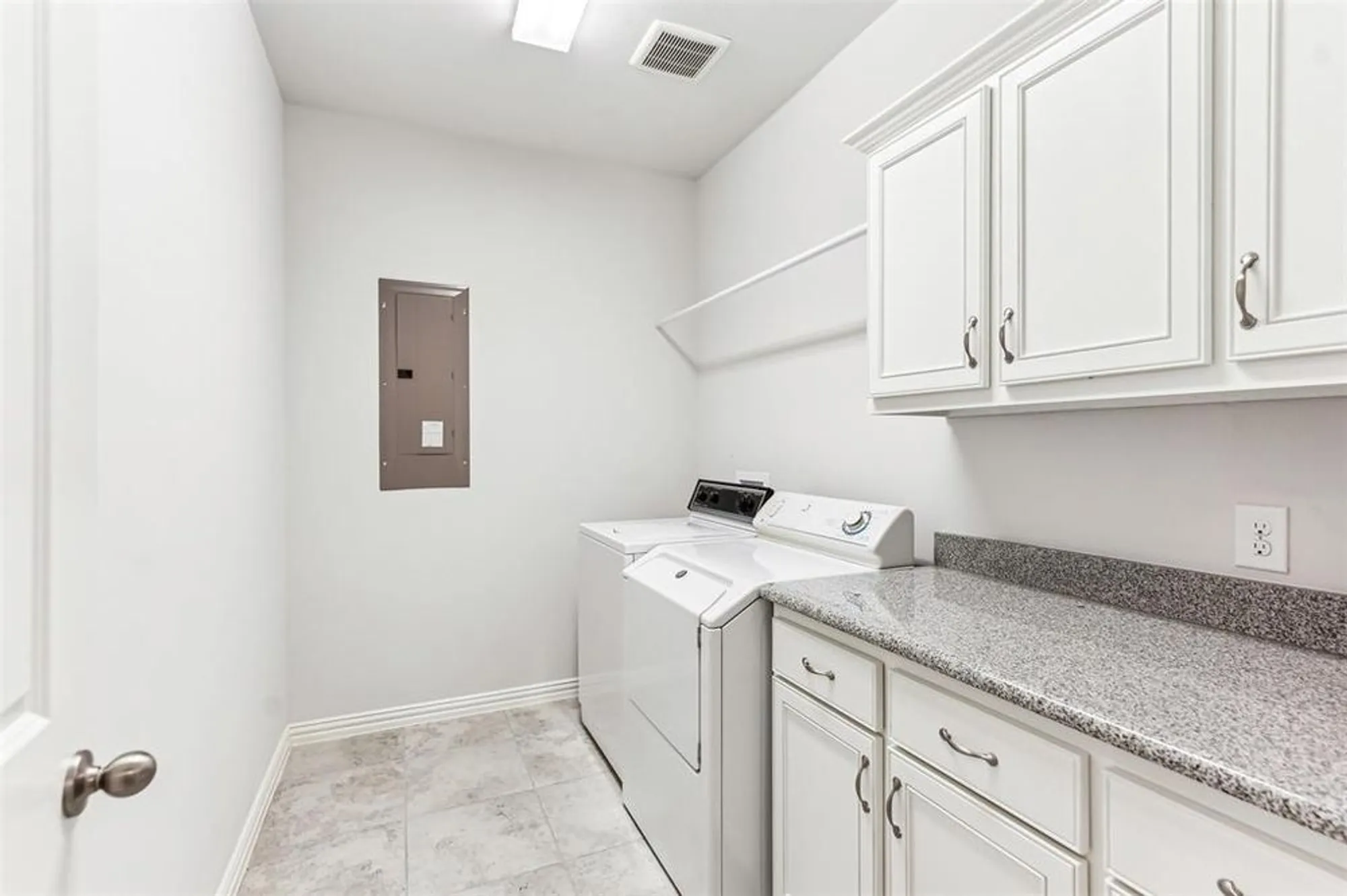 Property Slideshow image 15 of 40 | 2115 ladera way 2115, Mansfield, TX, 76063