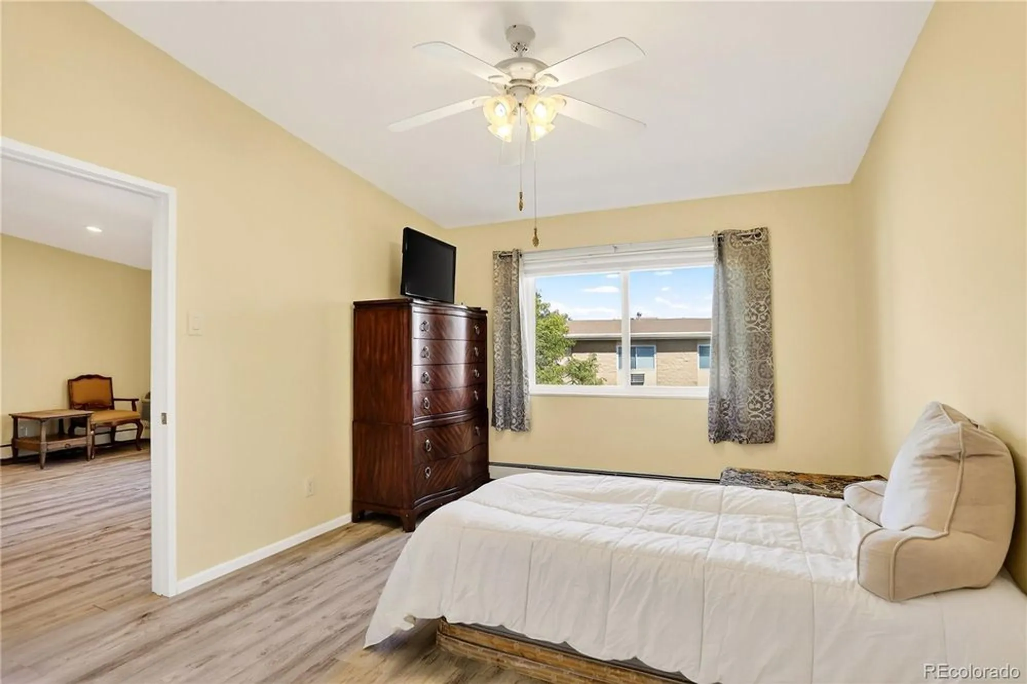 Property Slideshow image 10 of 28 | 3124 s wheeling way 404, Aurora, CO, 80014