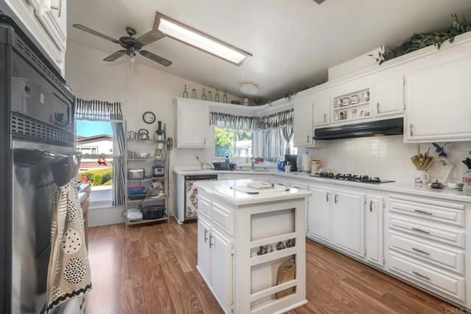 Property Slideshow image 4 of 35 | 5116 weymouth way, Oceanside, CA, 92057