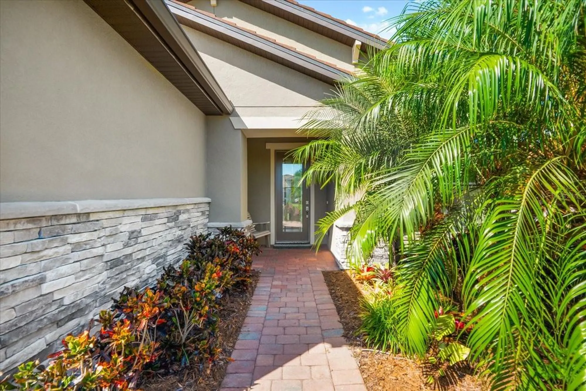 Property Slideshow image 4 of 94 | 6912 gosport cv, Bradenton, FL, 34202