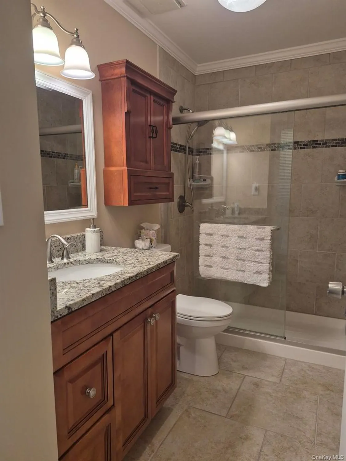 Property Slideshow image 14 of 21 | 424 woodbridge dr d, Ridge, NY, 11961