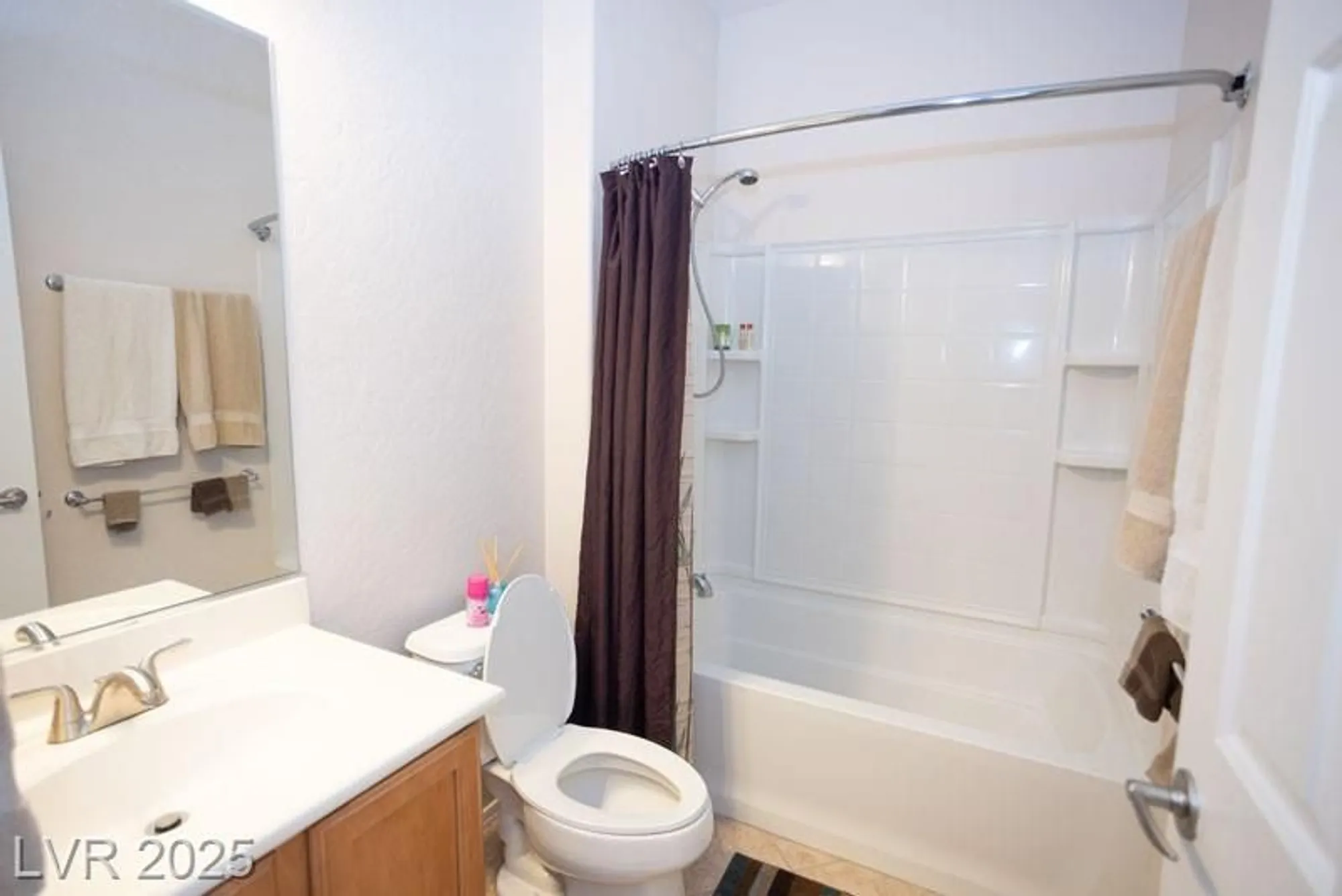 Property Slideshow image 26 of 43 | 5935 saddle horse ave, Las Vegas, NV, 89122