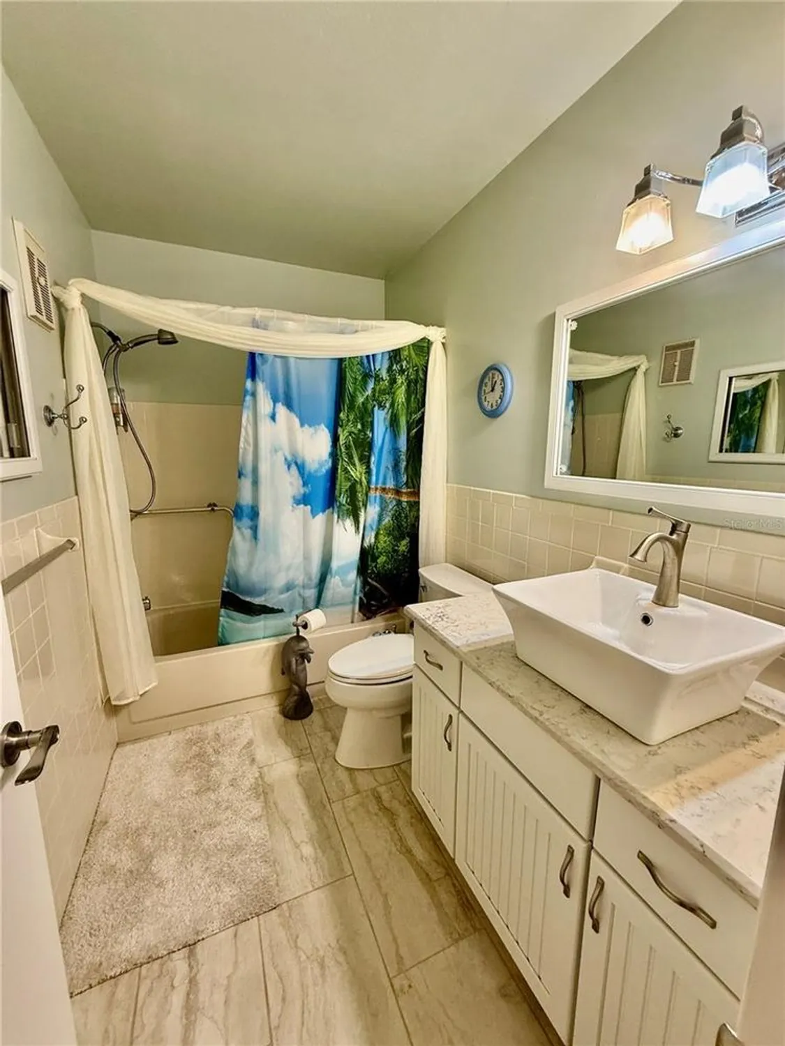 Property Slideshow image 16 of 49 | 2293 swedish dr 21, Clearwater, FL, 33763
