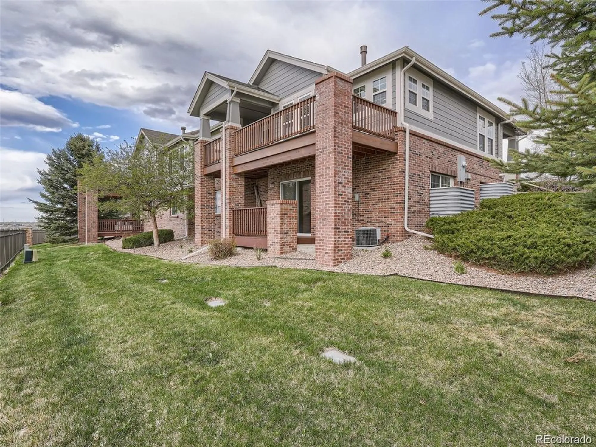 Property Slideshow image 3 of 22 | 21931 e canyon pl, Aurora, CO, 80016
