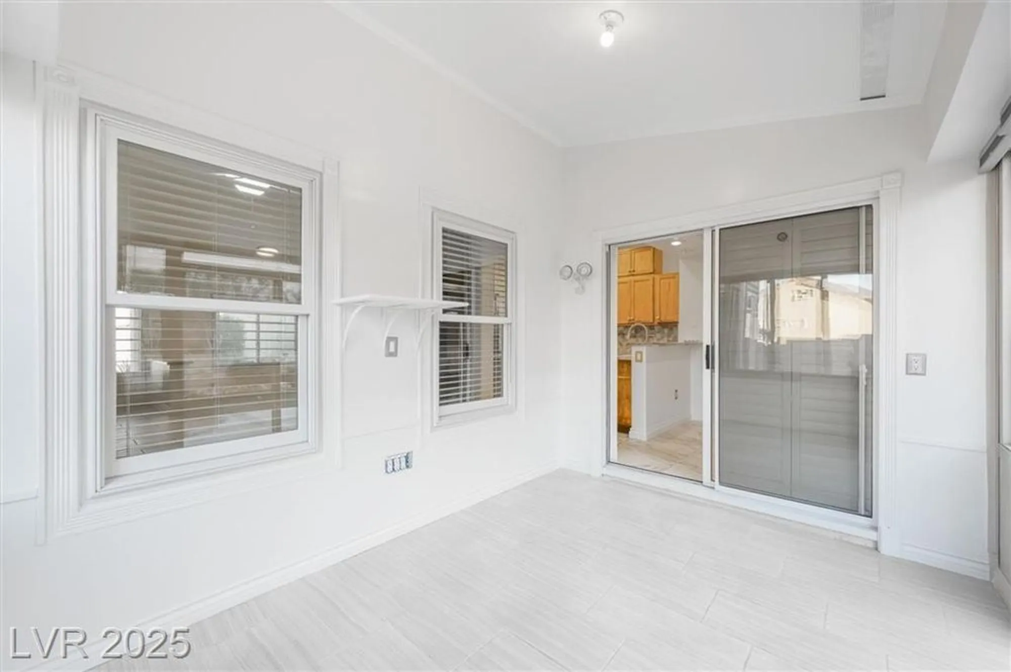 Property Slideshow image 35 of 52 | 2725 byron dr, Las Vegas, NV, 89134