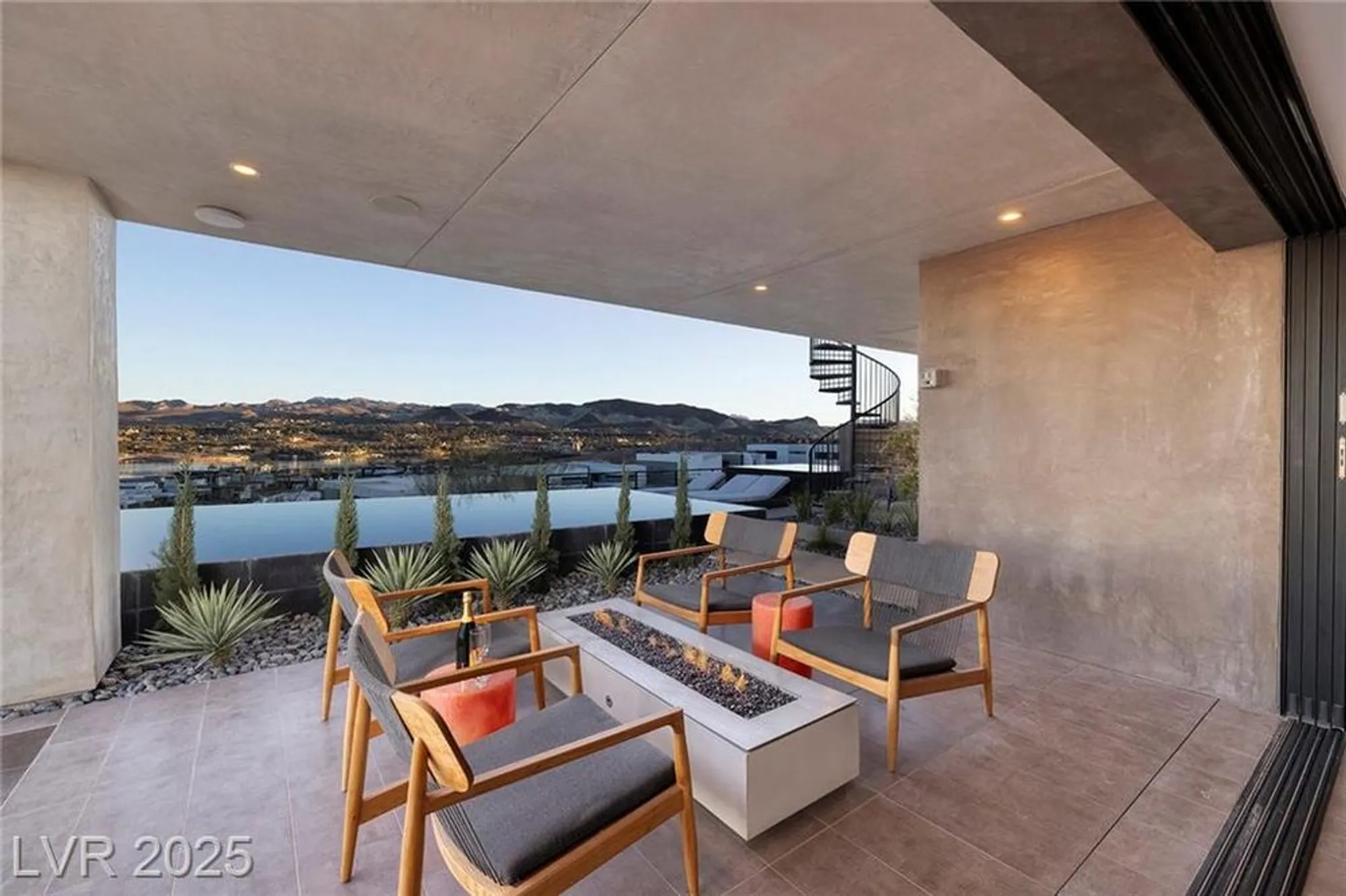 Property Slideshow image 19 of 70 | 32 highland cove ln, Henderson, NV, 89011