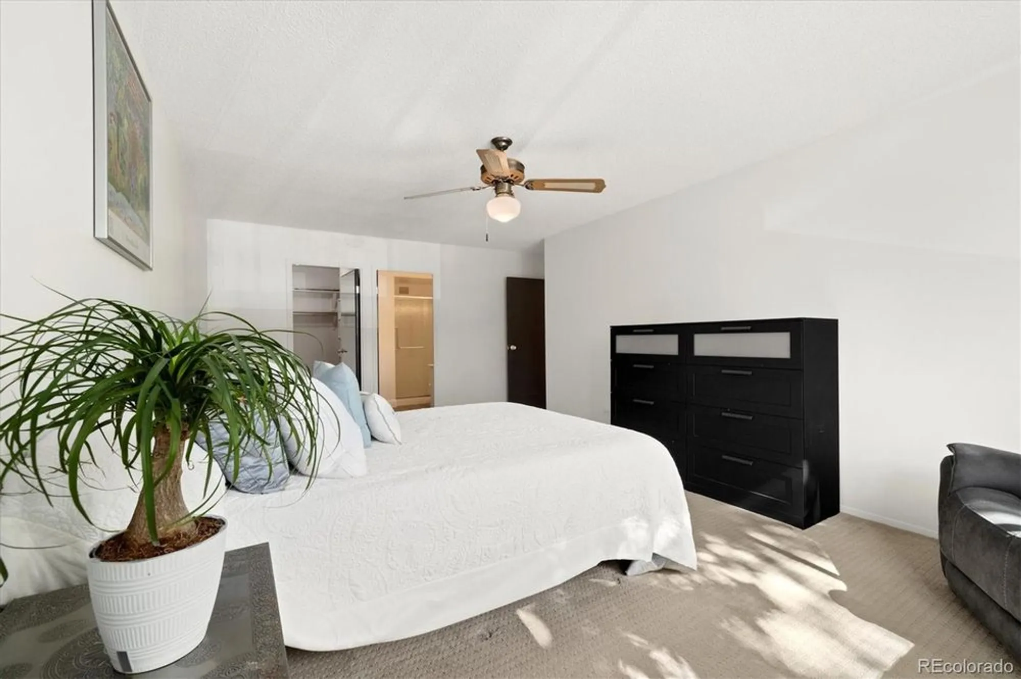 Property Slideshow image 16 of 41 | 580 s clinton st apt 9b, Denver, CO, 80247