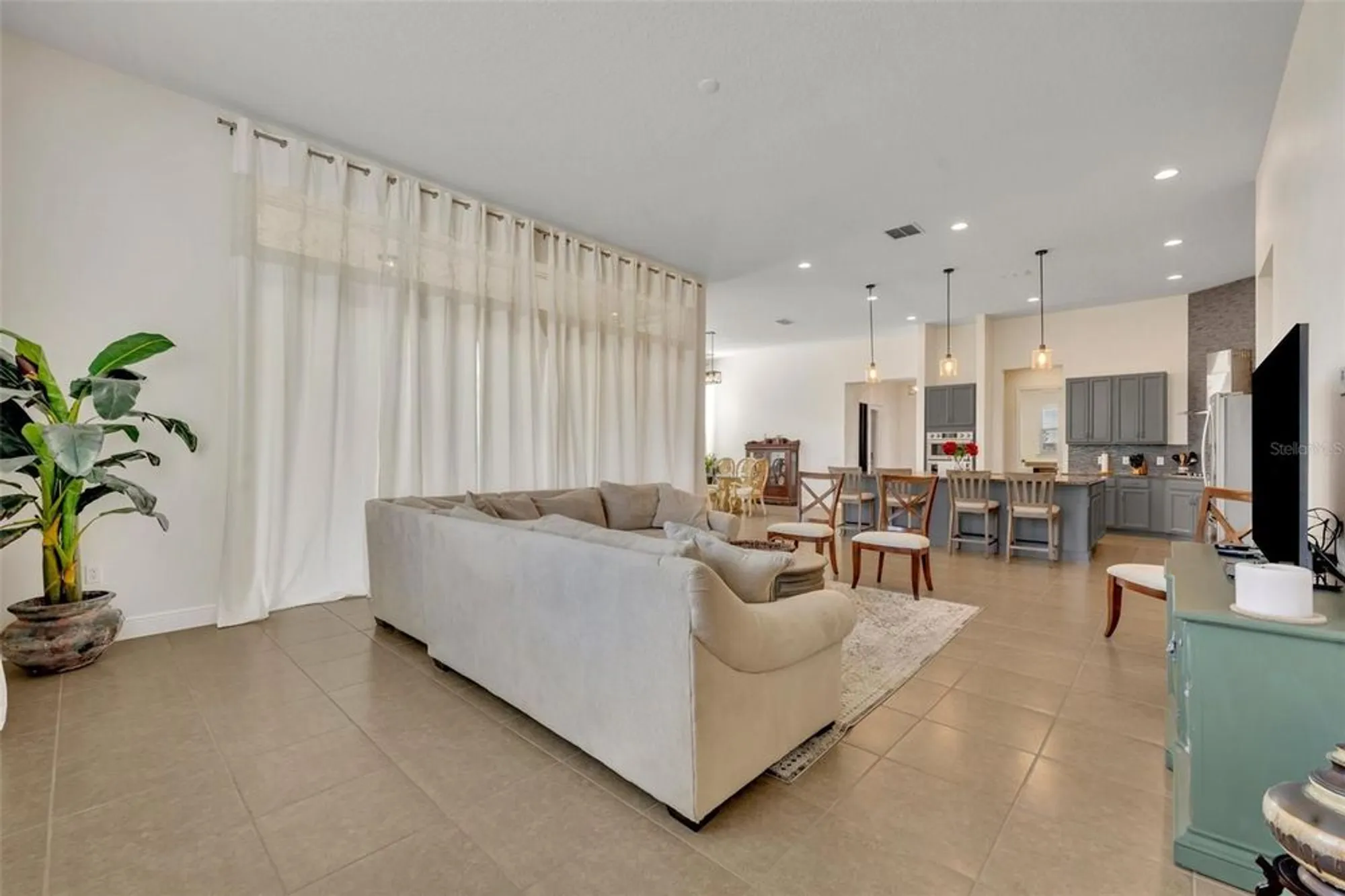 Property Slideshow image 12 of 40 | 2666 meadowedge loop, Saint Cloud, FL, 34772