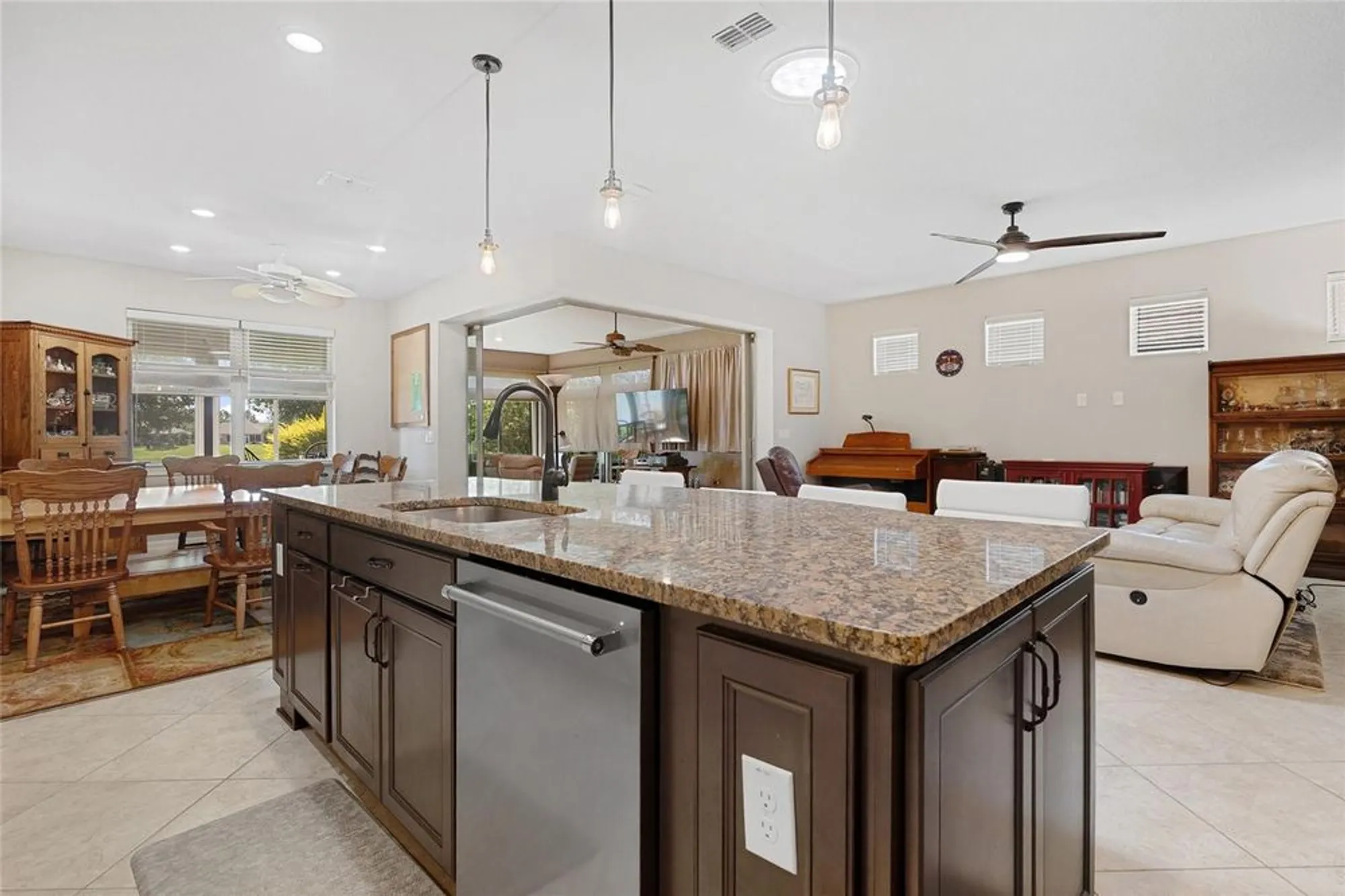Property Slideshow image 5 of 44 | 6576 sw 94th cir, Ocala, FL, 34481