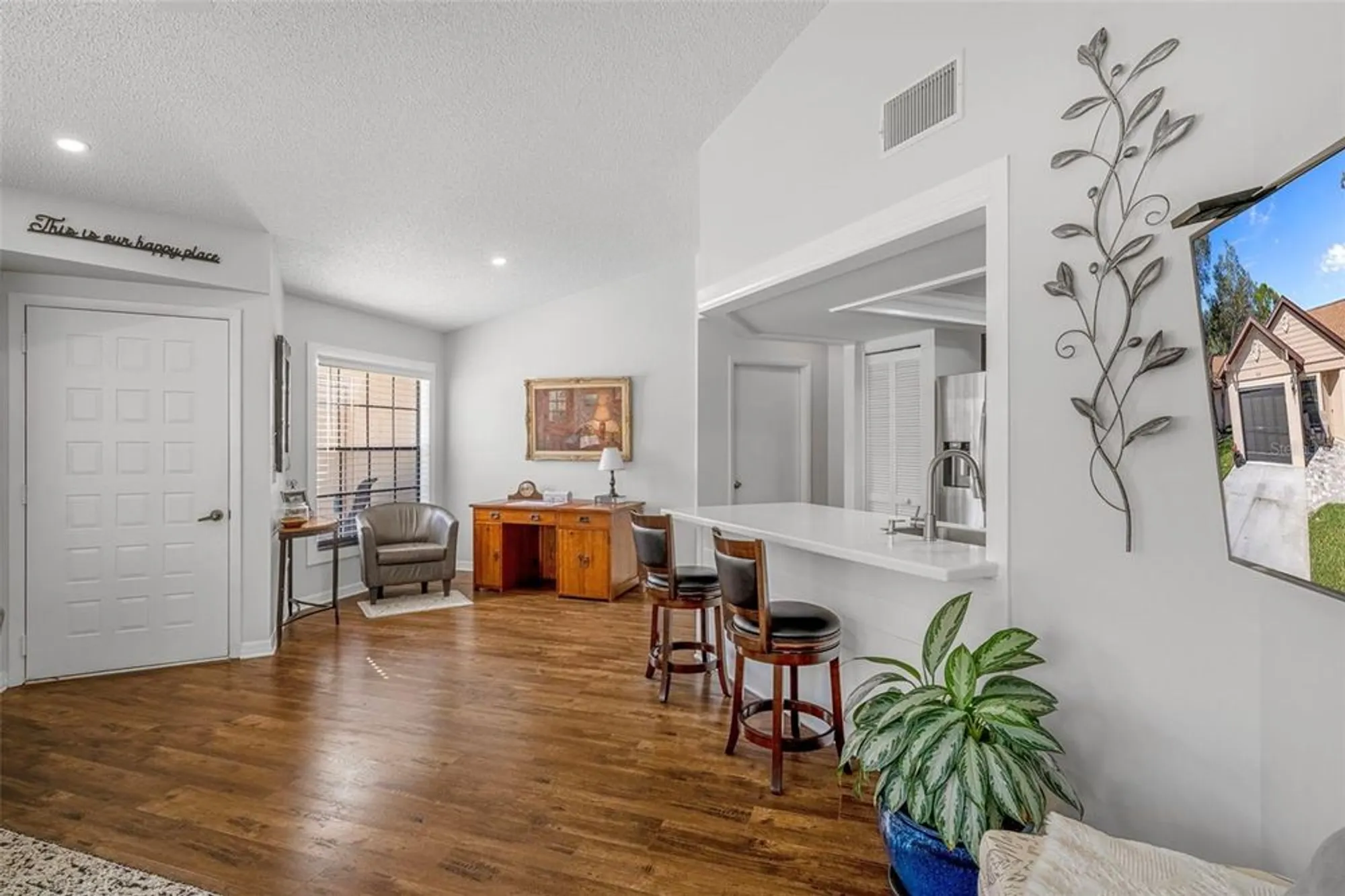 Property Slideshow image 9 of 65 | 6732 oak cluster cir, Spring Hill, FL, 34606