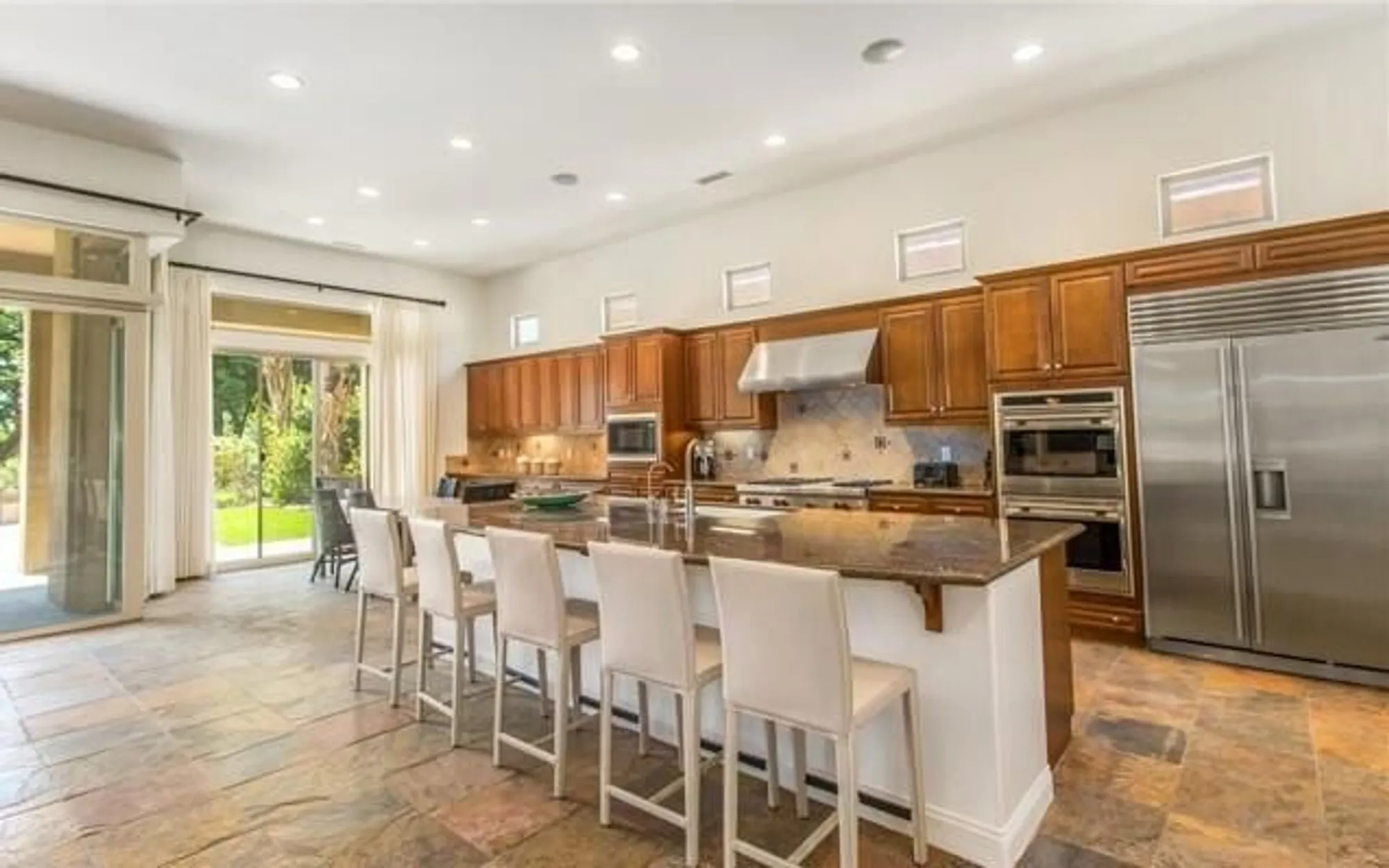 Property Slideshow image 4 of 27 | 81815 brown deer park, La Quinta, CA, 92253