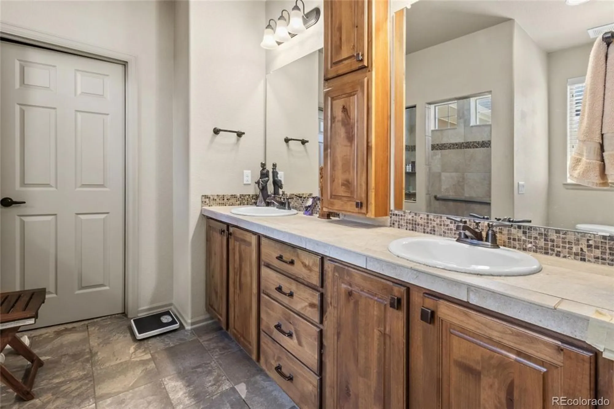 Property Slideshow image 17 of 25 | 5470 ensenada st, Denver, CO, 80249