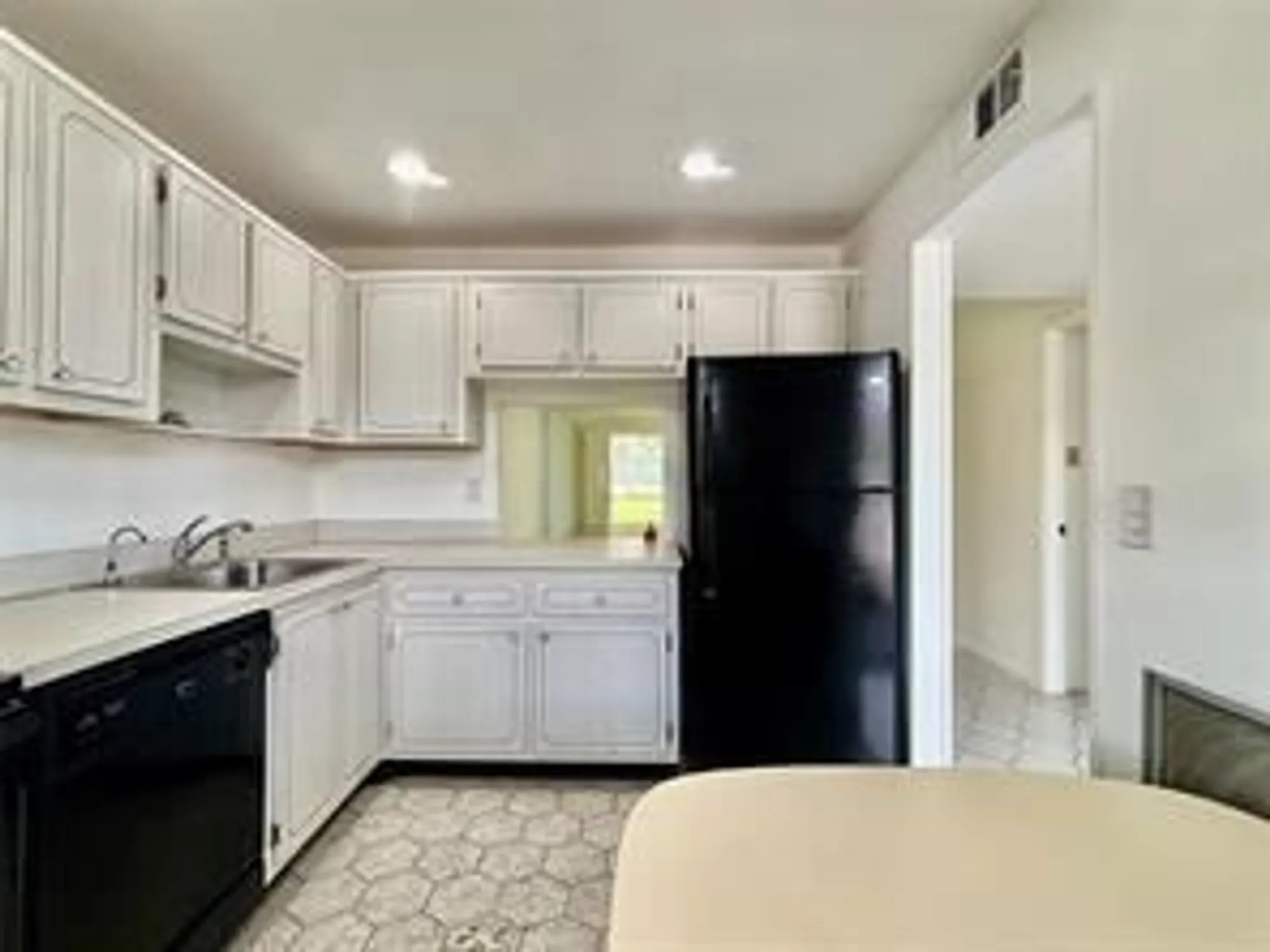Property Slideshow image 4 of 32 | 7600 nw 5th pl apt 102, Margate, FL, 33063