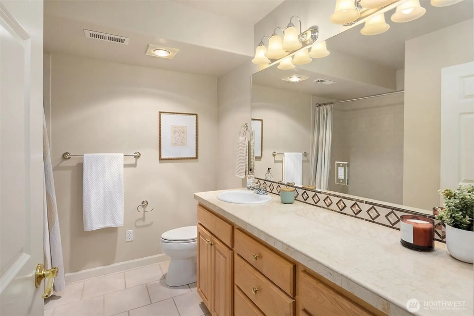 Property Slideshow image 25 of 40 | 4535 providence point pl 103, Issaquah, WA, 98029
