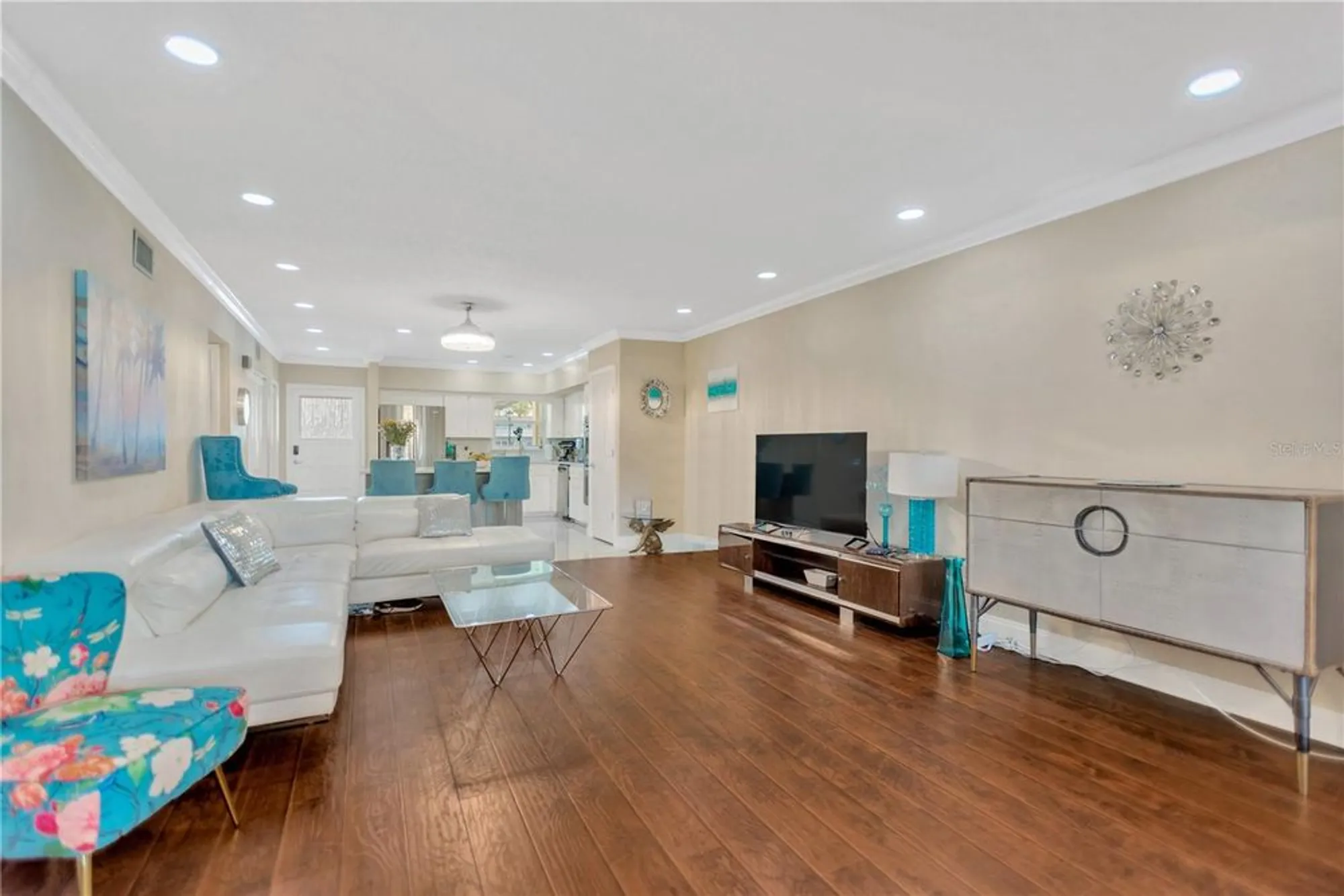 Property Slideshow image 12 of 32 | 2350 haitian dr apt 6, Clearwater, FL, 33763