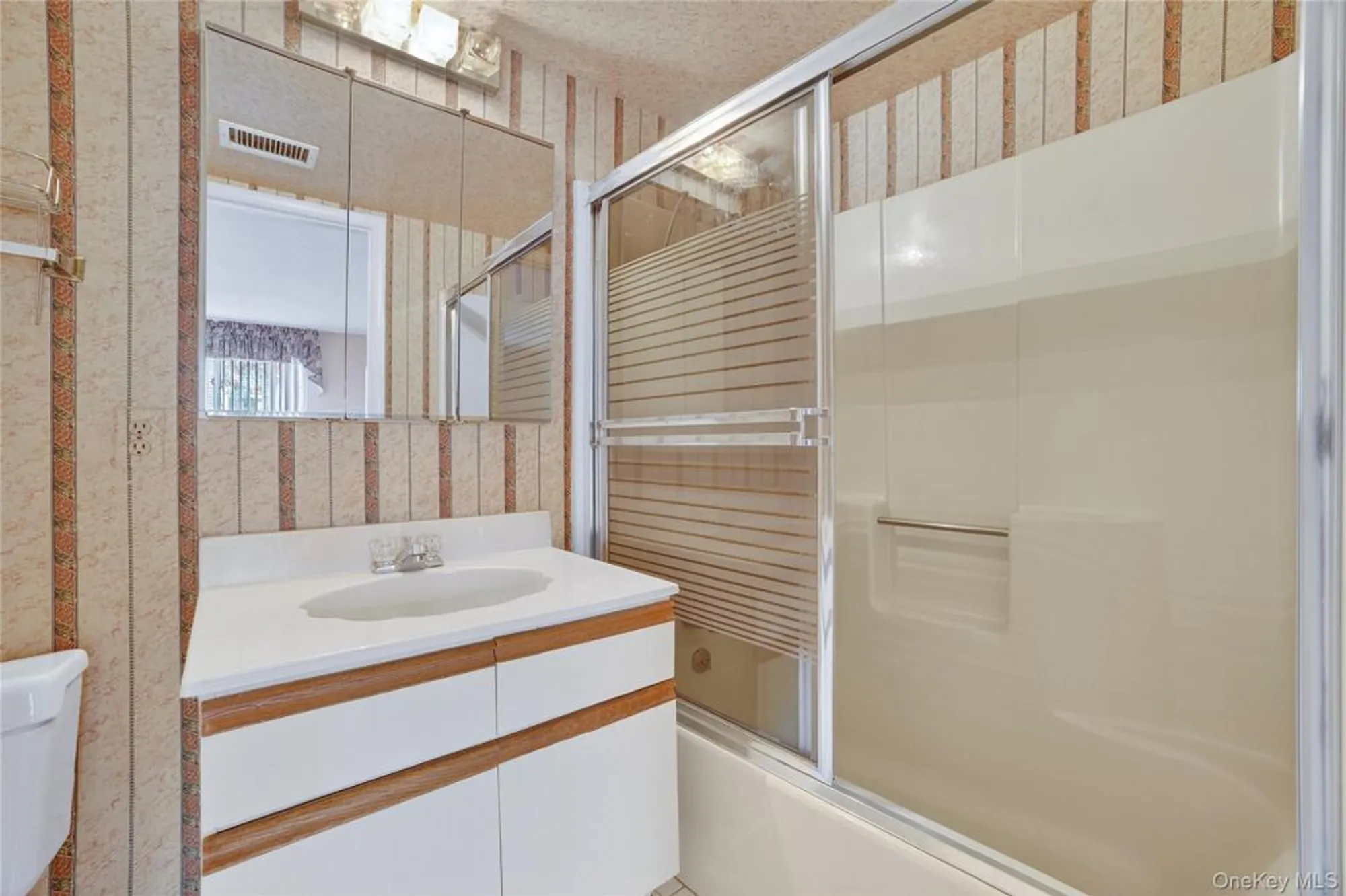 Property Slideshow image 18 of 39 | 175 long hill dr b, Yorktown Heights, NY, 10598