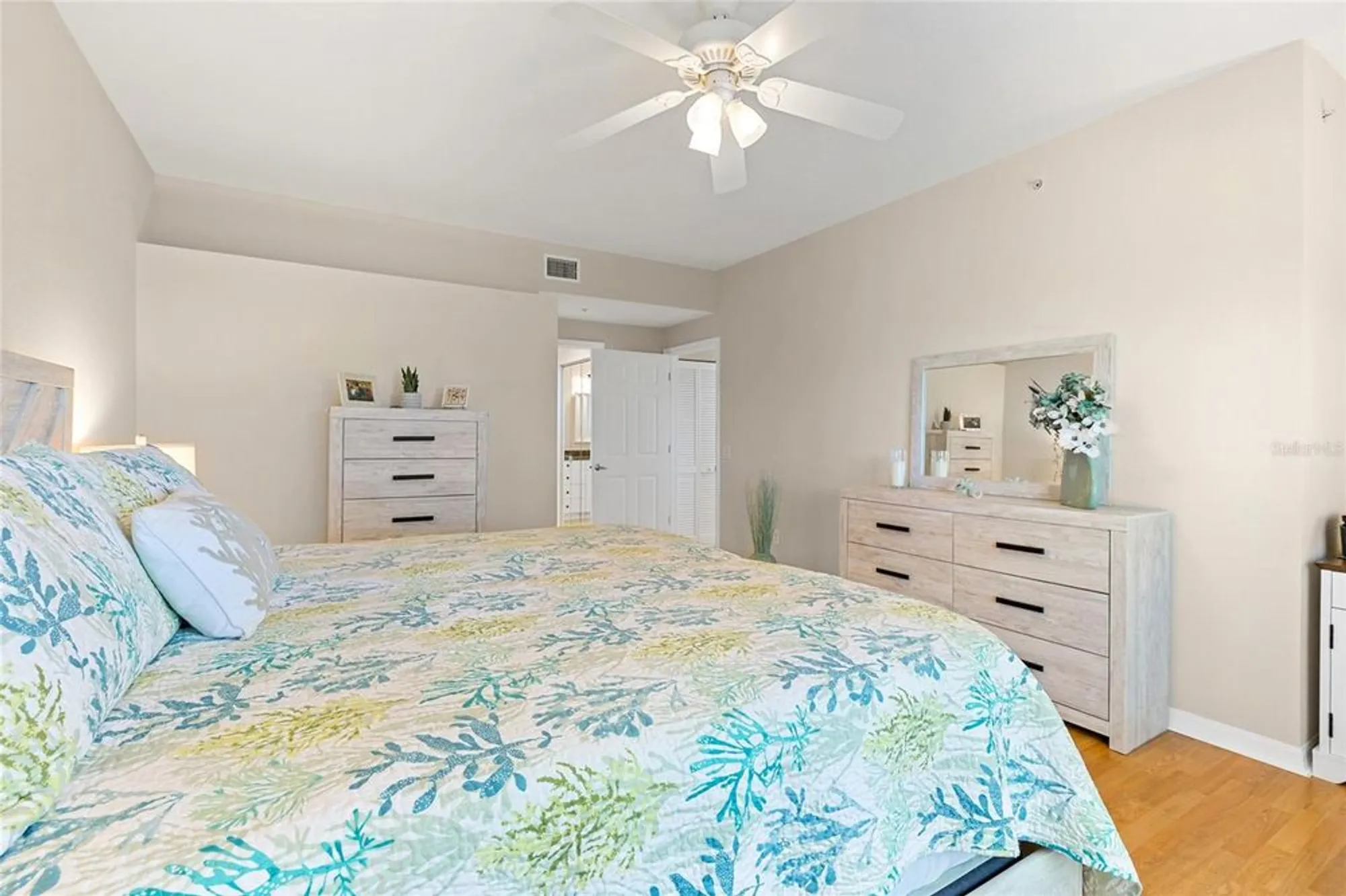 Property Slideshow image 13 of 32 | 7164 cedar hollow cir, Bradenton, FL, 34203