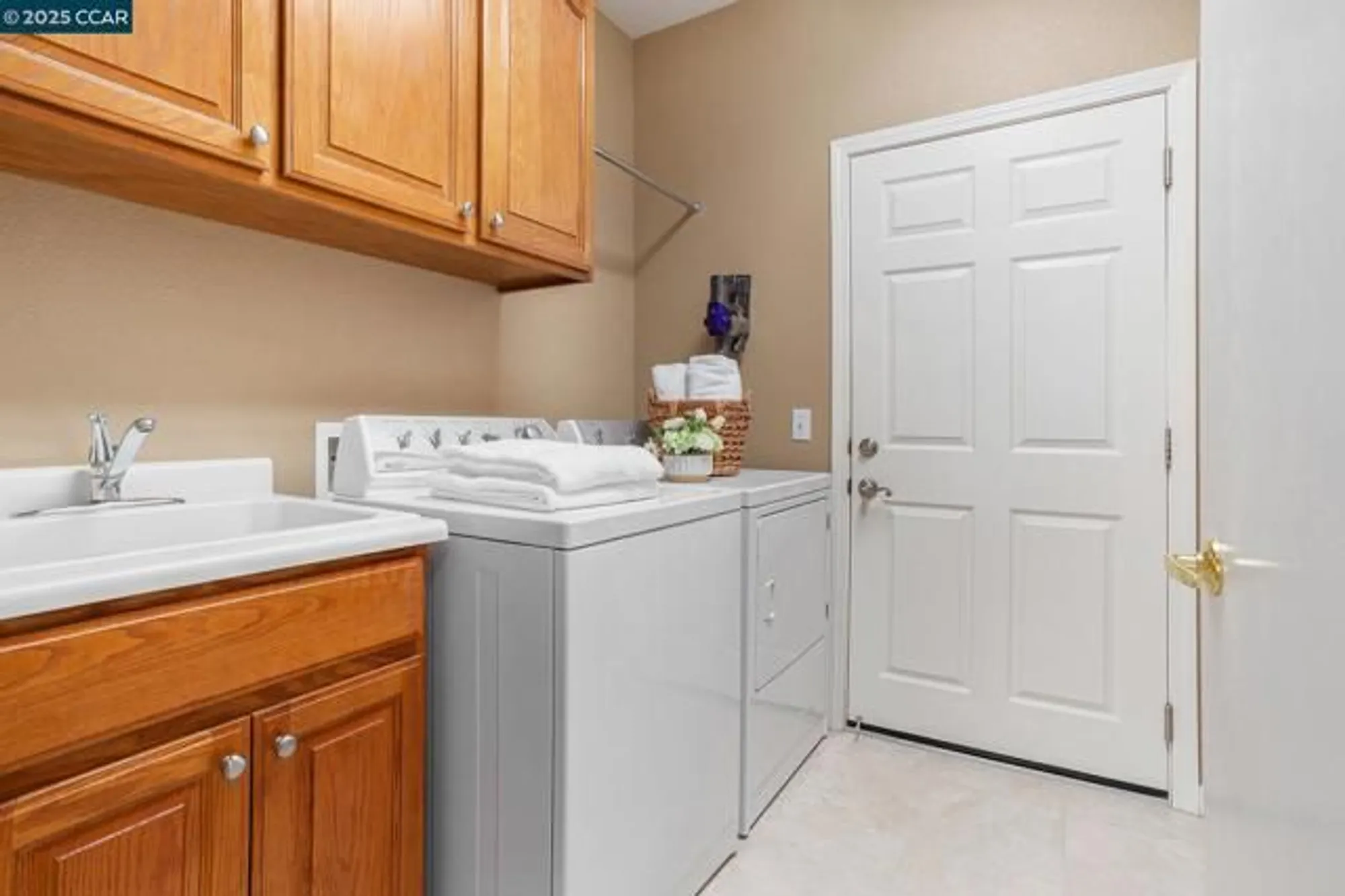 Property Slideshow image 17 of 29 | 2030 kent dr, Brentwood, CA, 94513