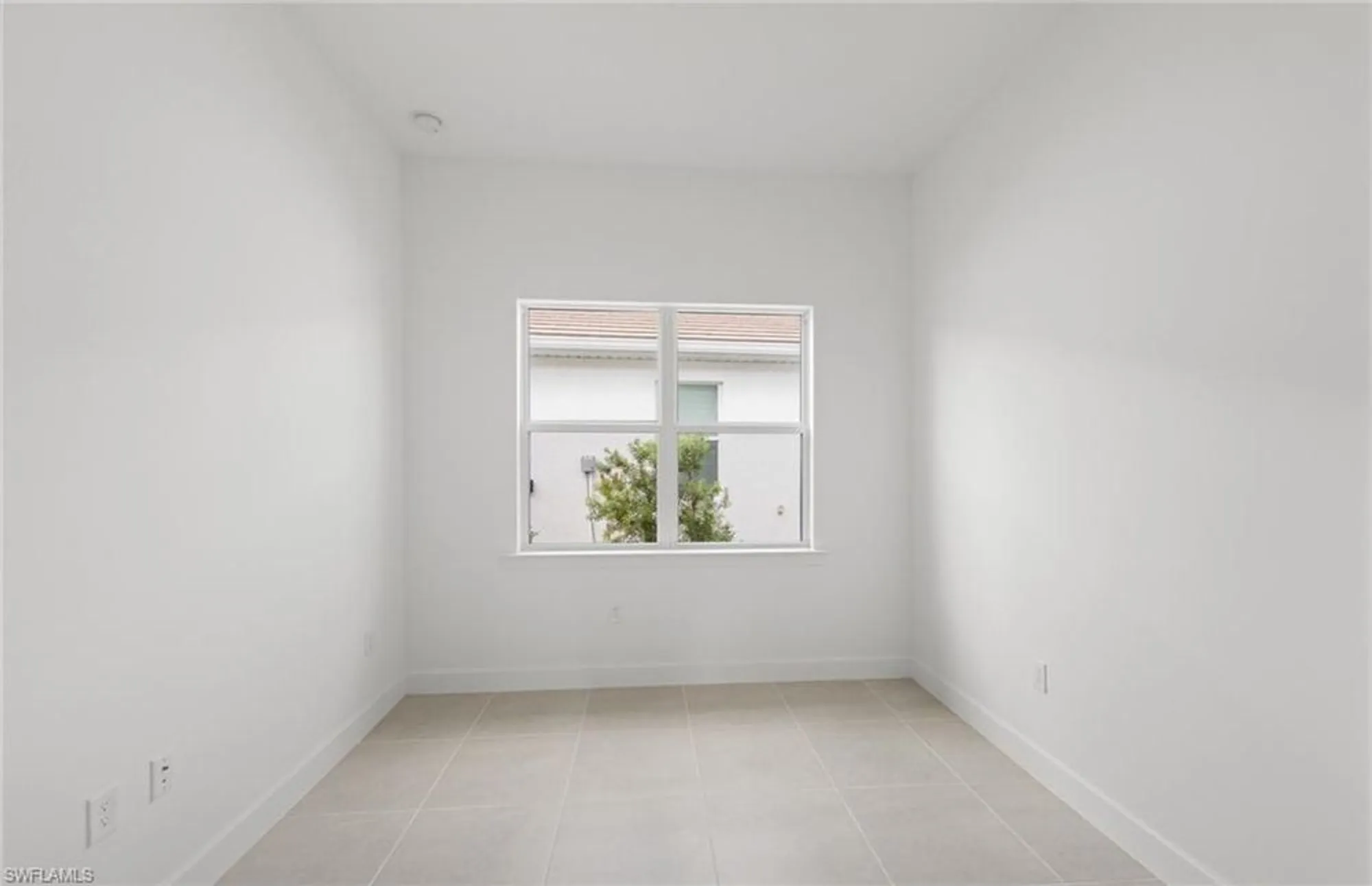 Property Slideshow image 15 of 30 | 12611 quartz dr, Alva, FL, 33920