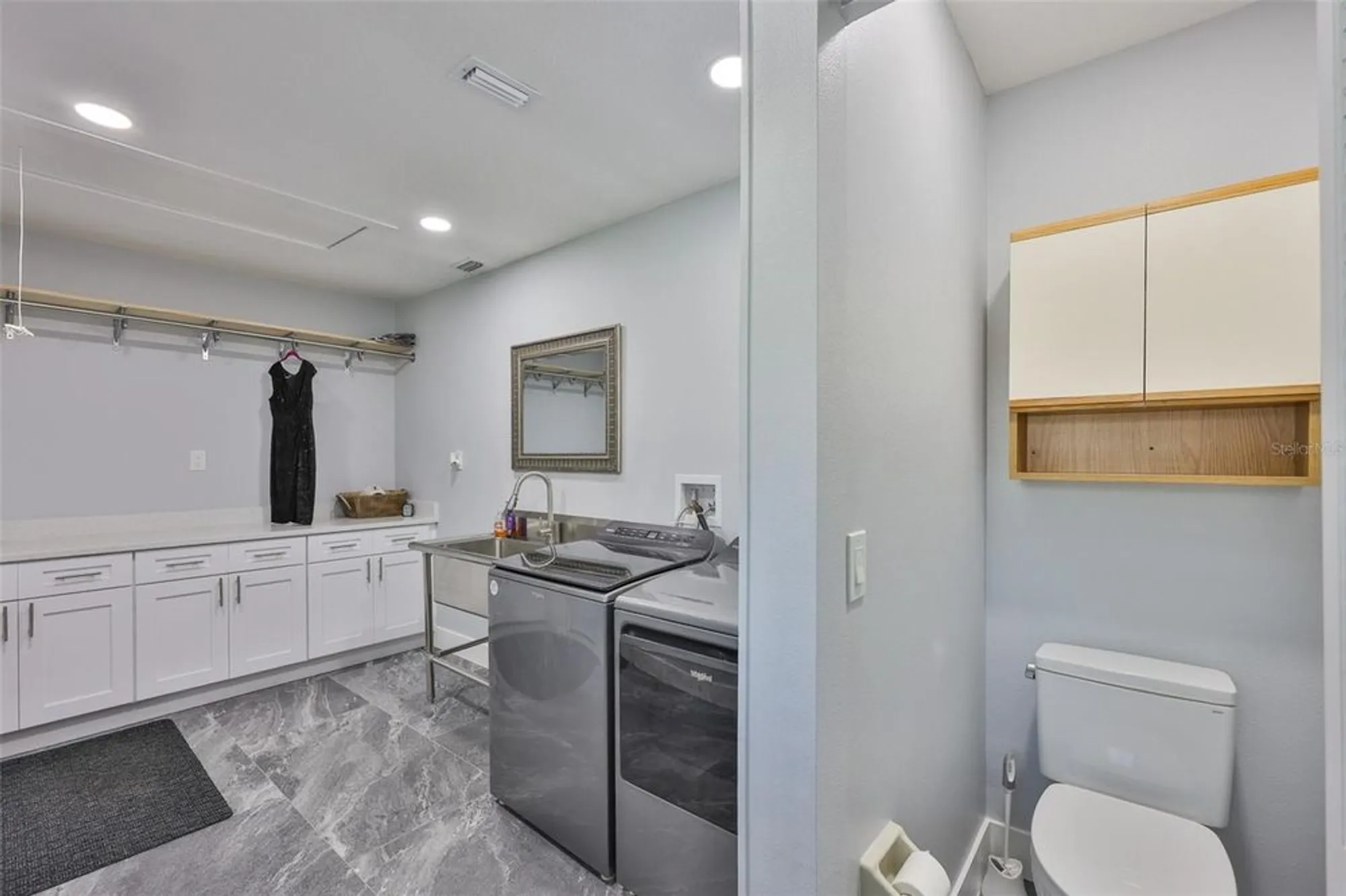 Property Slideshow image 46 of 63 | 2022 east view dr, Sun City Center, FL, 33573