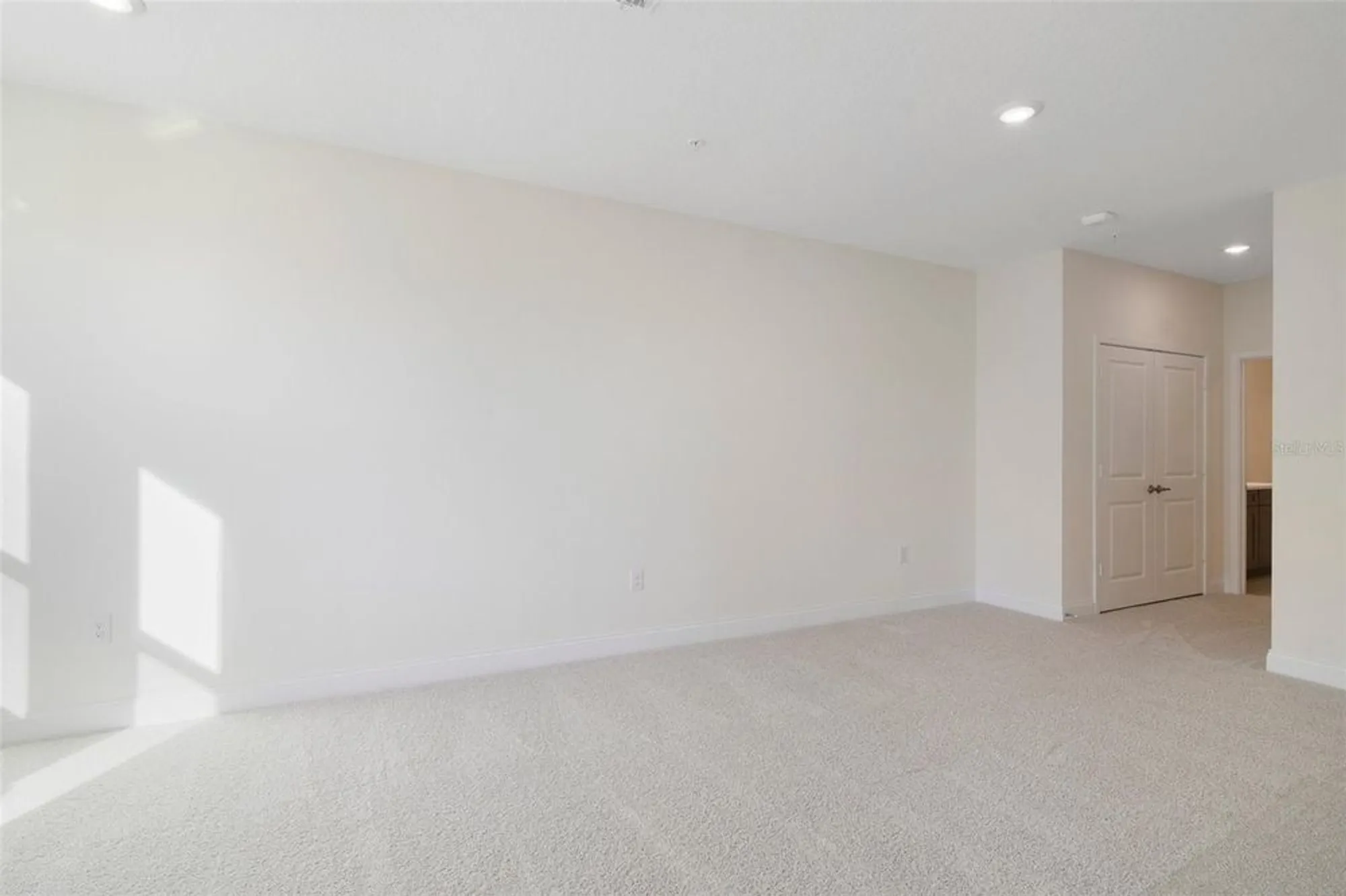 Property Slideshow image 9 of 20 | 7557 laureate blvd unit 6301, Orlando, FL, 32827