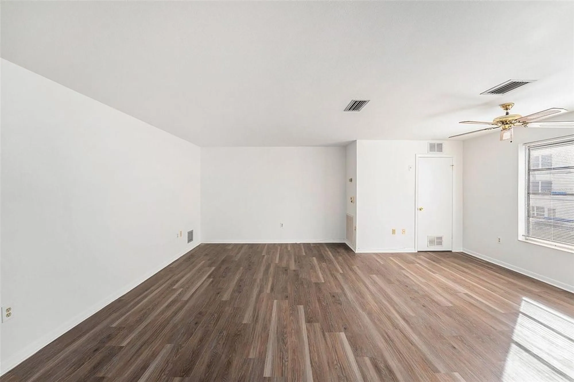 Property Slideshow image 14 of 37 | 5623 80th st n unit 211, St Petersburg, FL, 33709