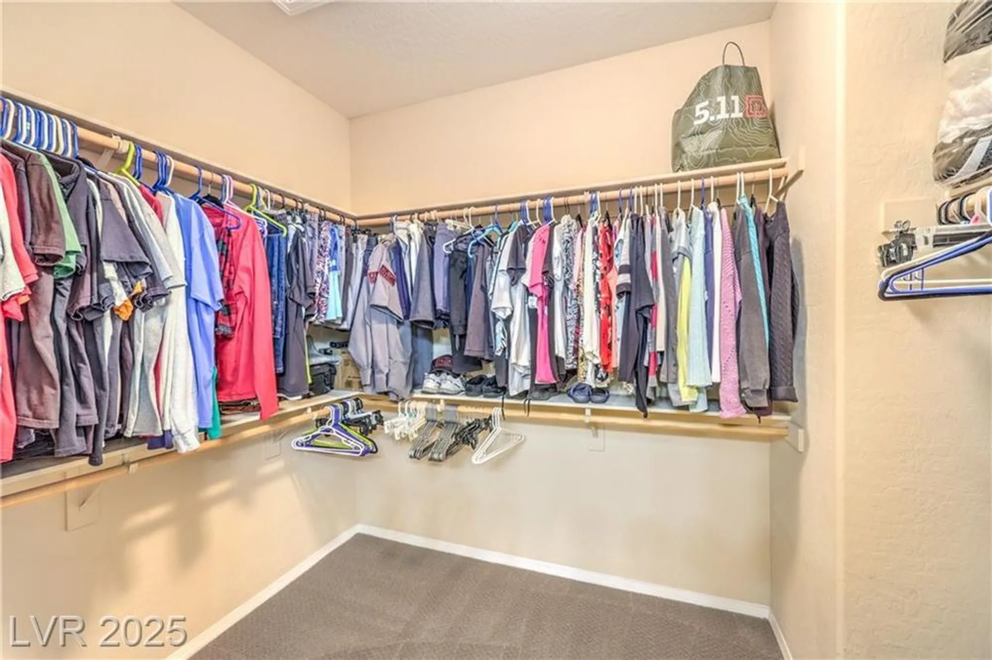Property Slideshow image 19 of 44 | 3740 corte bella hills ave, North Las Vegas, NV, 89081