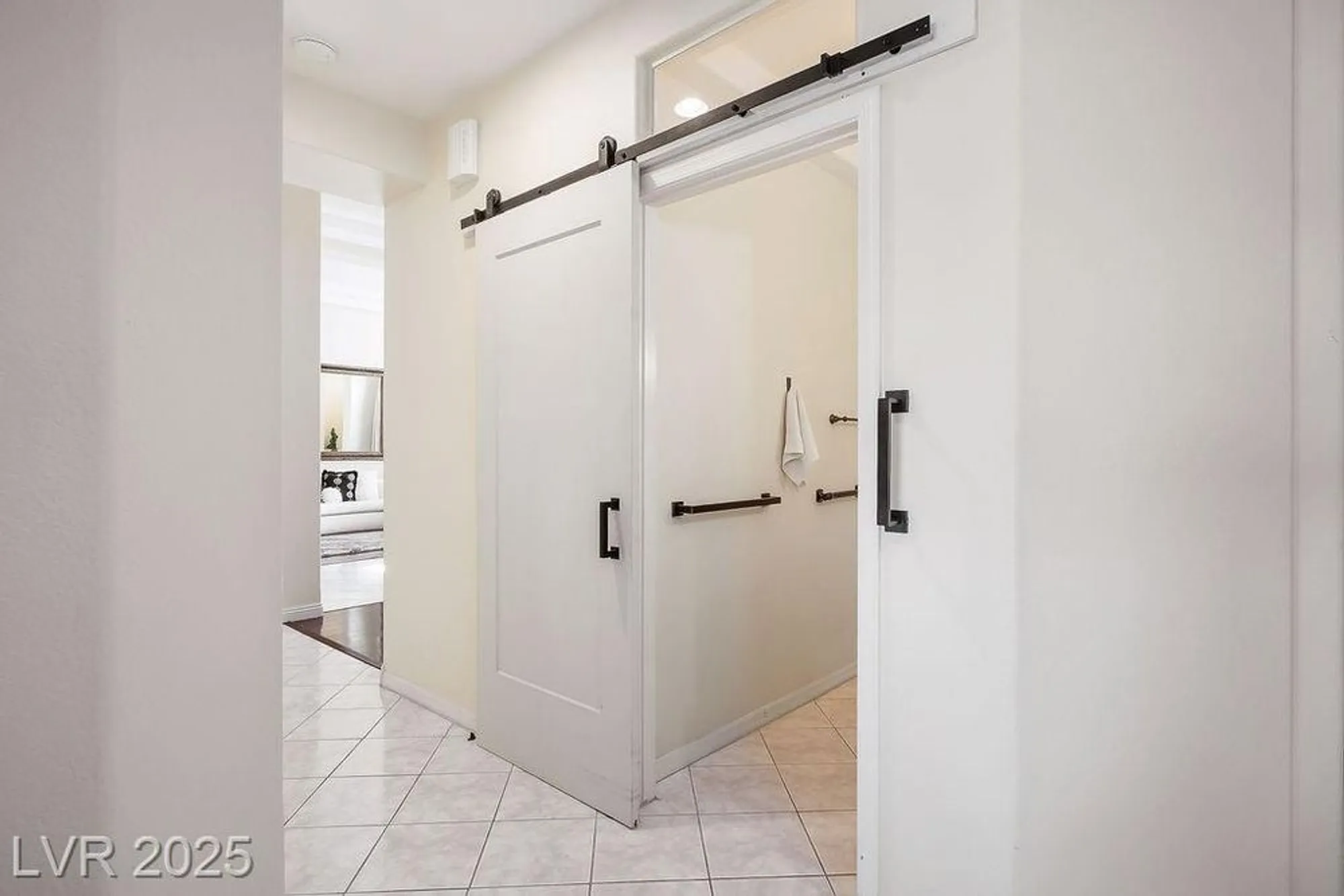 Property Slideshow image 33 of 99 | 10712 button willow dr, Las Vegas, NV, 89134