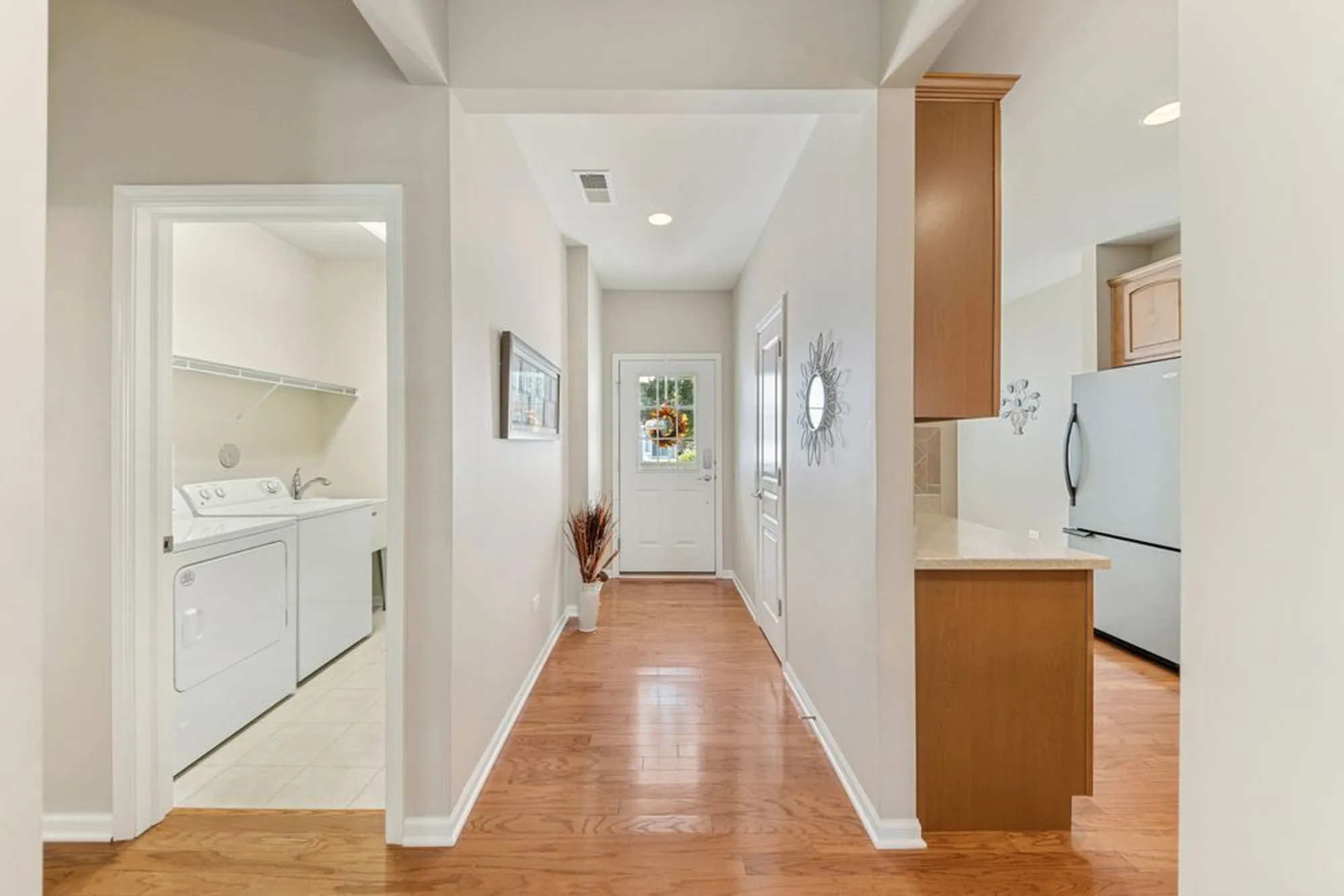 Property Slideshow image 2 of 19 | 2864 edgewater dr, Elgin, IL, 60124