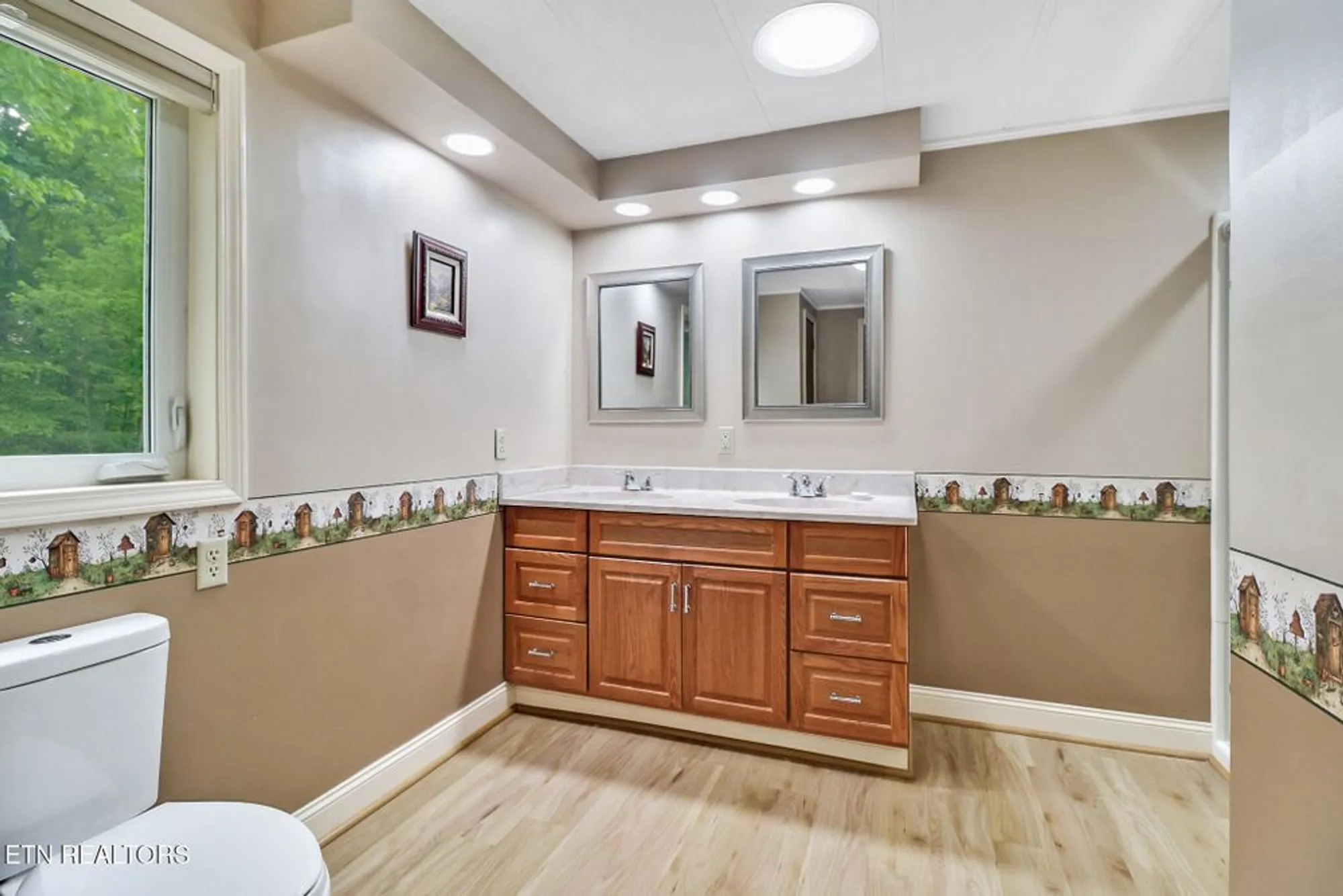 Property Slideshow image 8 of 28 | 20 robin hood ln, Crossville, TN, 38558