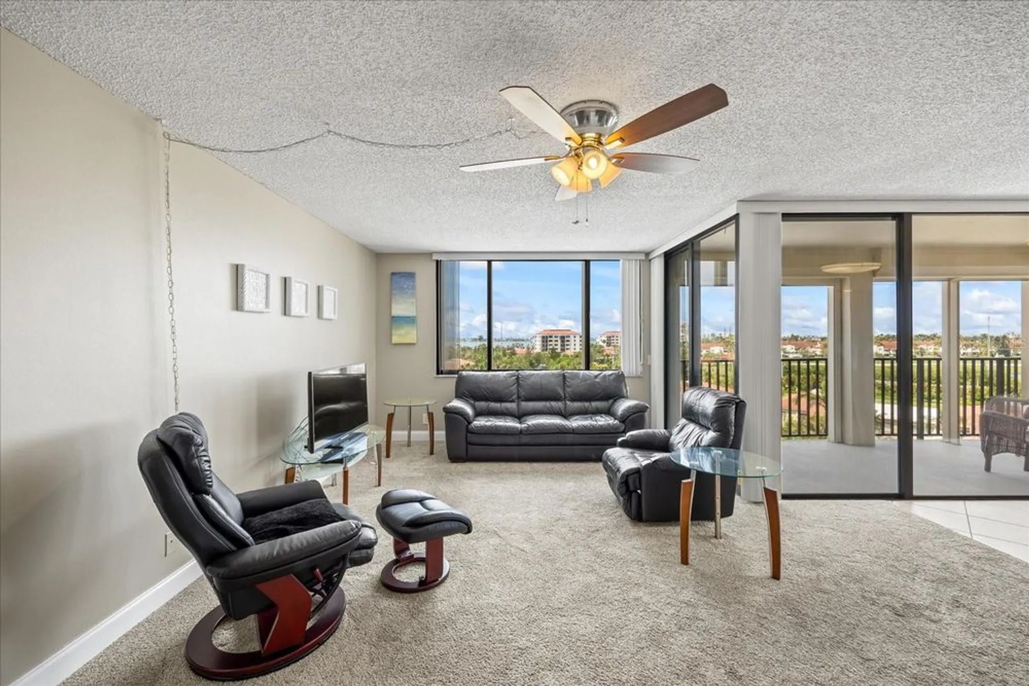 Property Slideshow image 5 of 28 | 6322 palma del mar blvd s apt 604, St Petersburg, FL, 33715