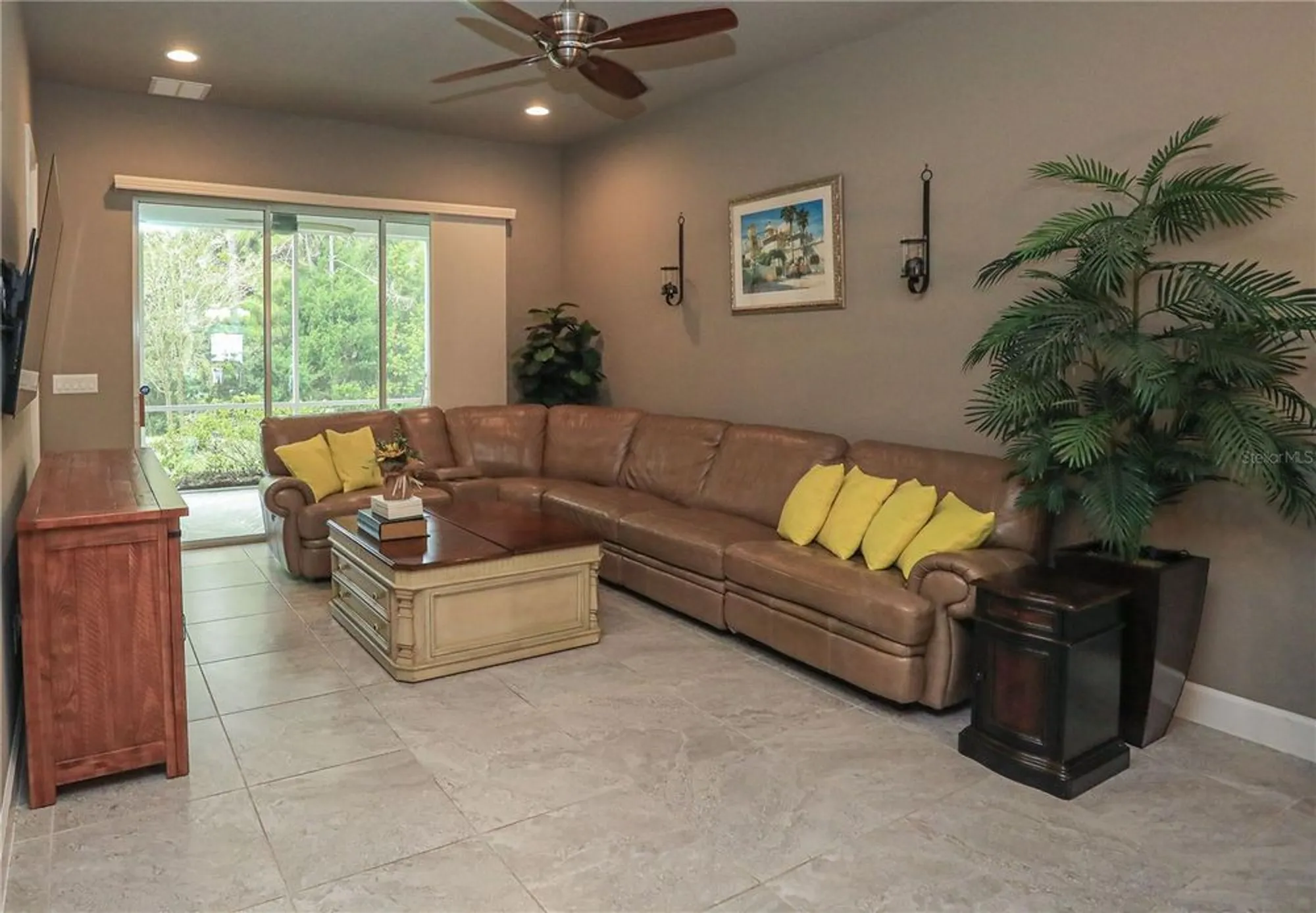 Property Slideshow image 19 of 92 | 875 pinewood dr, Ormond Beach, FL, 32174