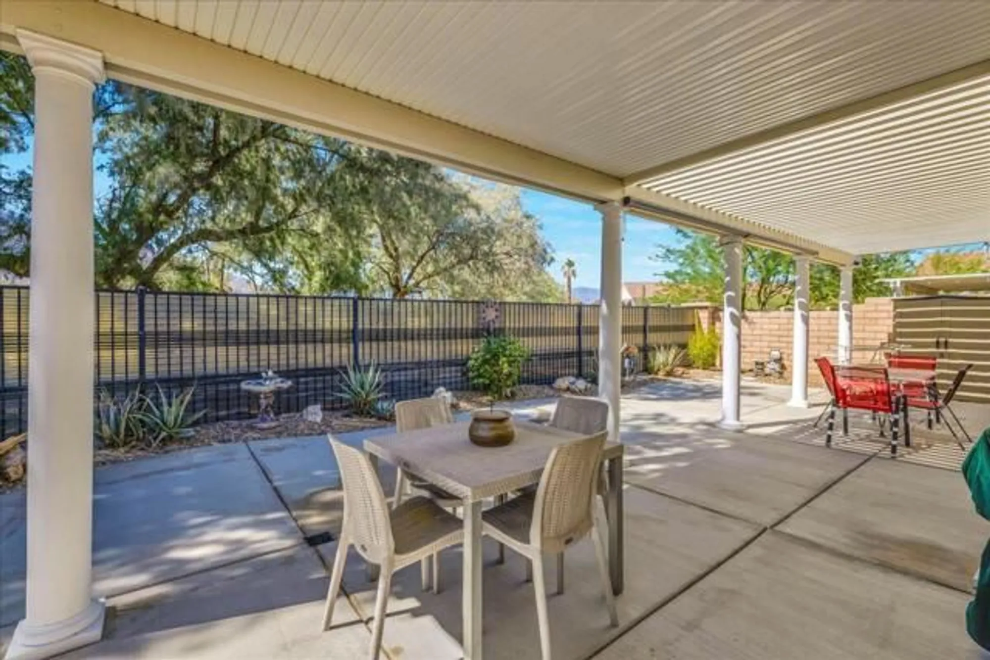 Property Slideshow image 25 of 56 | 2579 savanna way, Palm Springs, CA, 92262