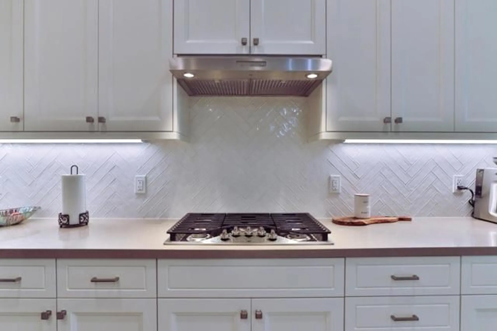 Property Slideshow image 9 of 52 | 2102 white oak dr, Hollister, CA, 95023