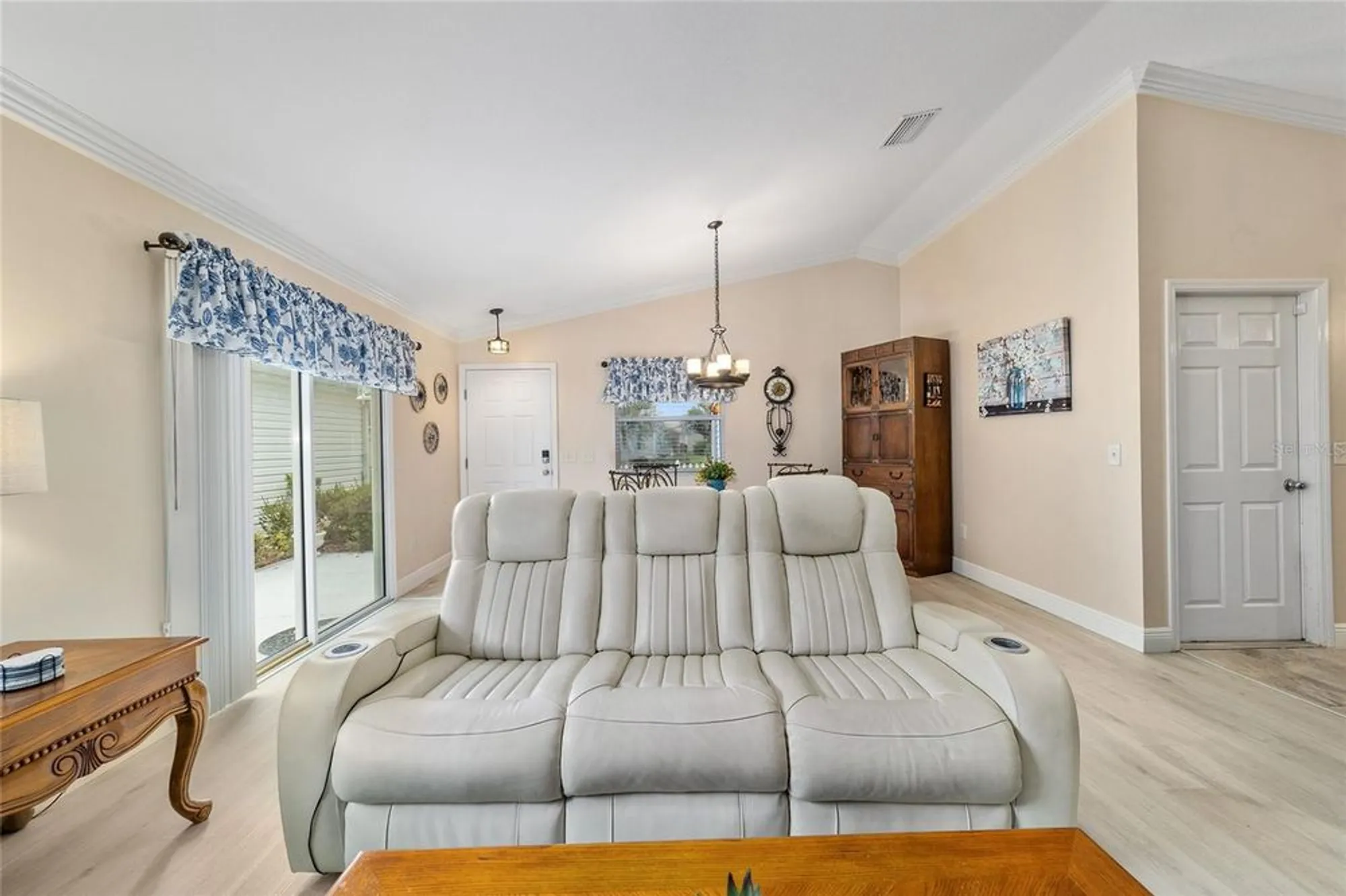 Property Slideshow image 19 of 51 | 2237 jetta way, The Villages, FL, 32162